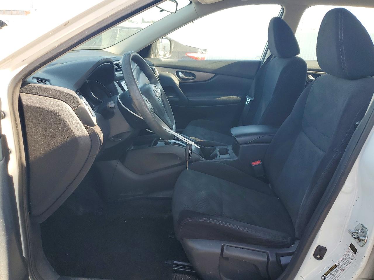 2014 Nissan Rogue S White vin: 5N1AT2MT3EC857944