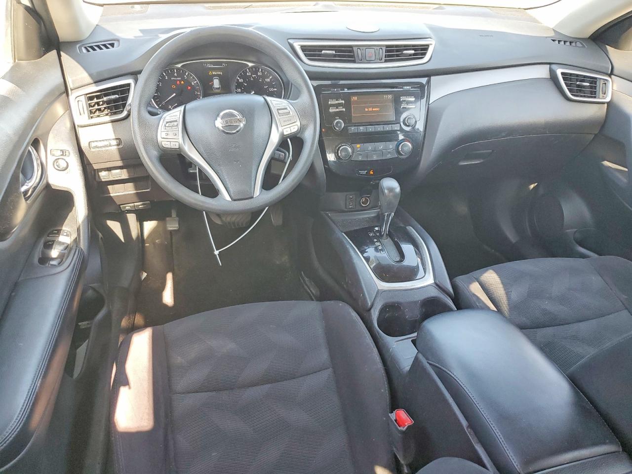 2014 Nissan Rogue S White vin: 5N1AT2MT3EC857944