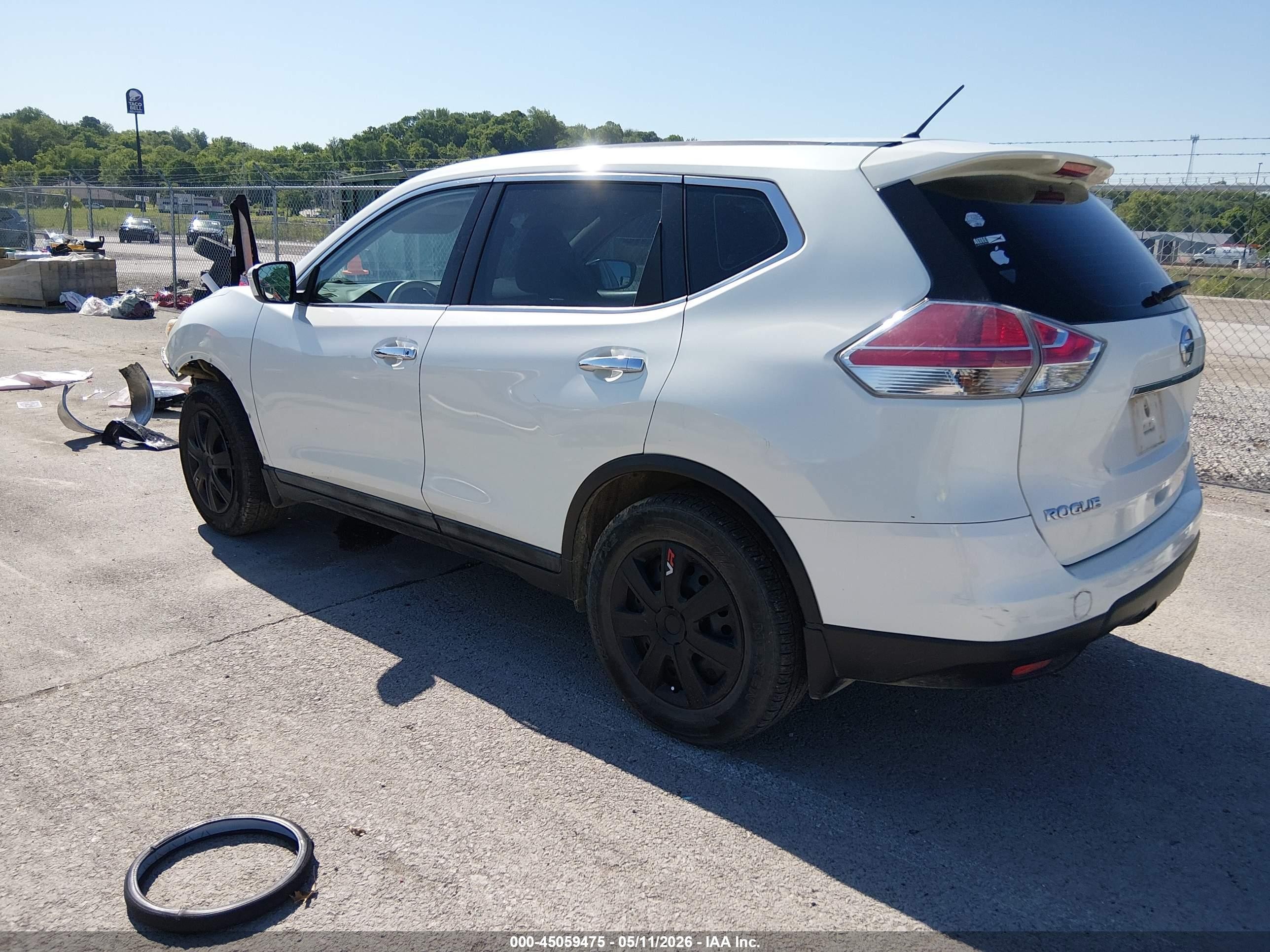 2015 Nissan Rogue S White vin: 5N1AT2MT3FC778890
