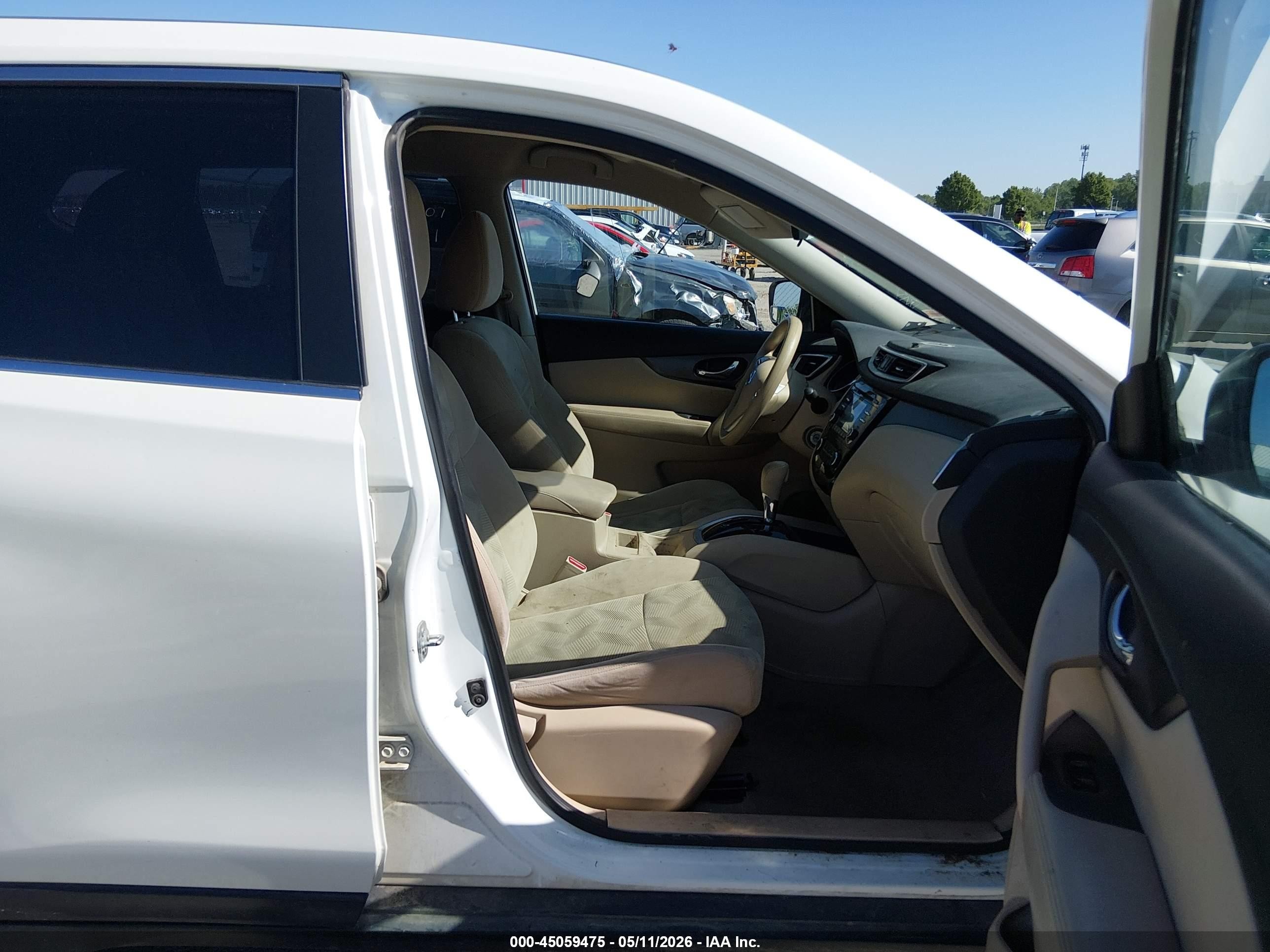 2015 Nissan Rogue S White vin: 5N1AT2MT3FC778890