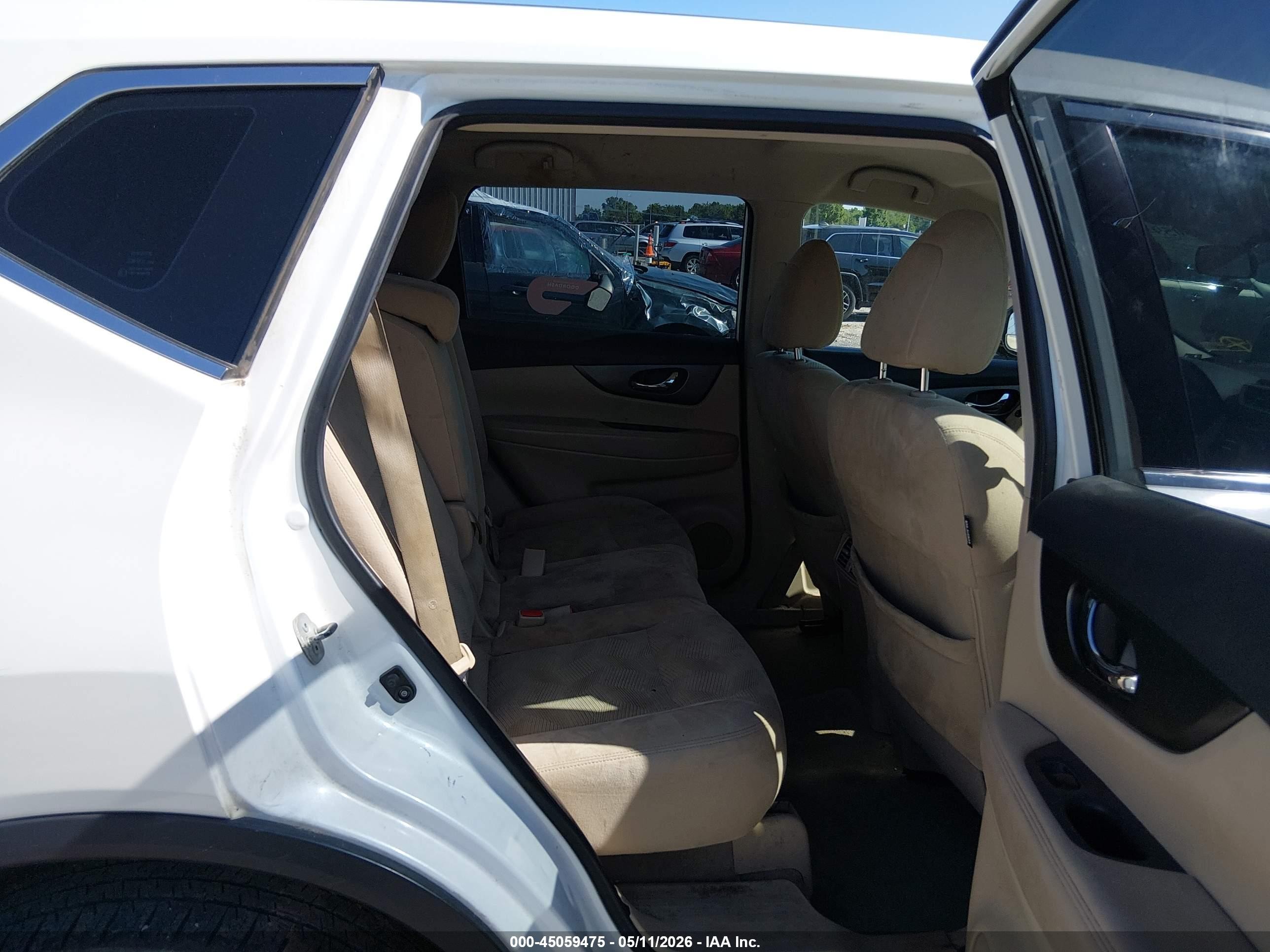 2015 Nissan Rogue S White vin: 5N1AT2MT3FC778890