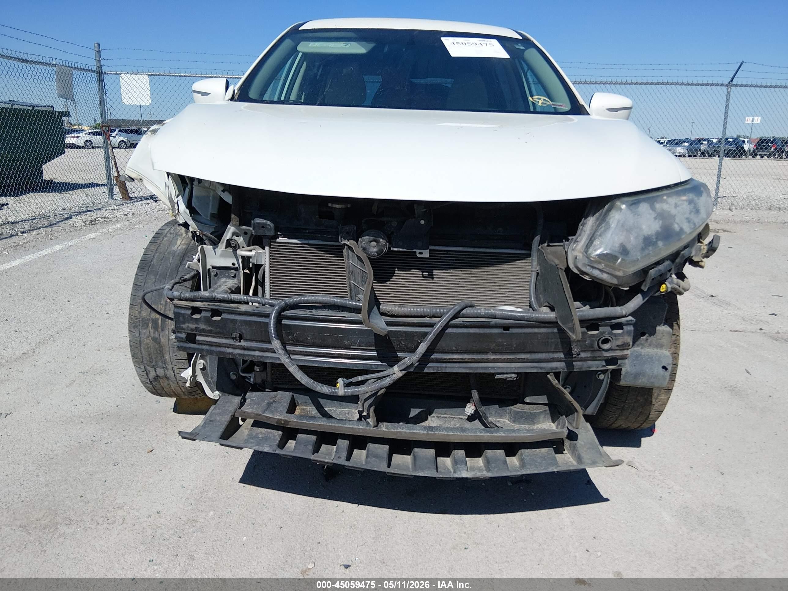 2015 Nissan Rogue S White vin: 5N1AT2MT3FC778890