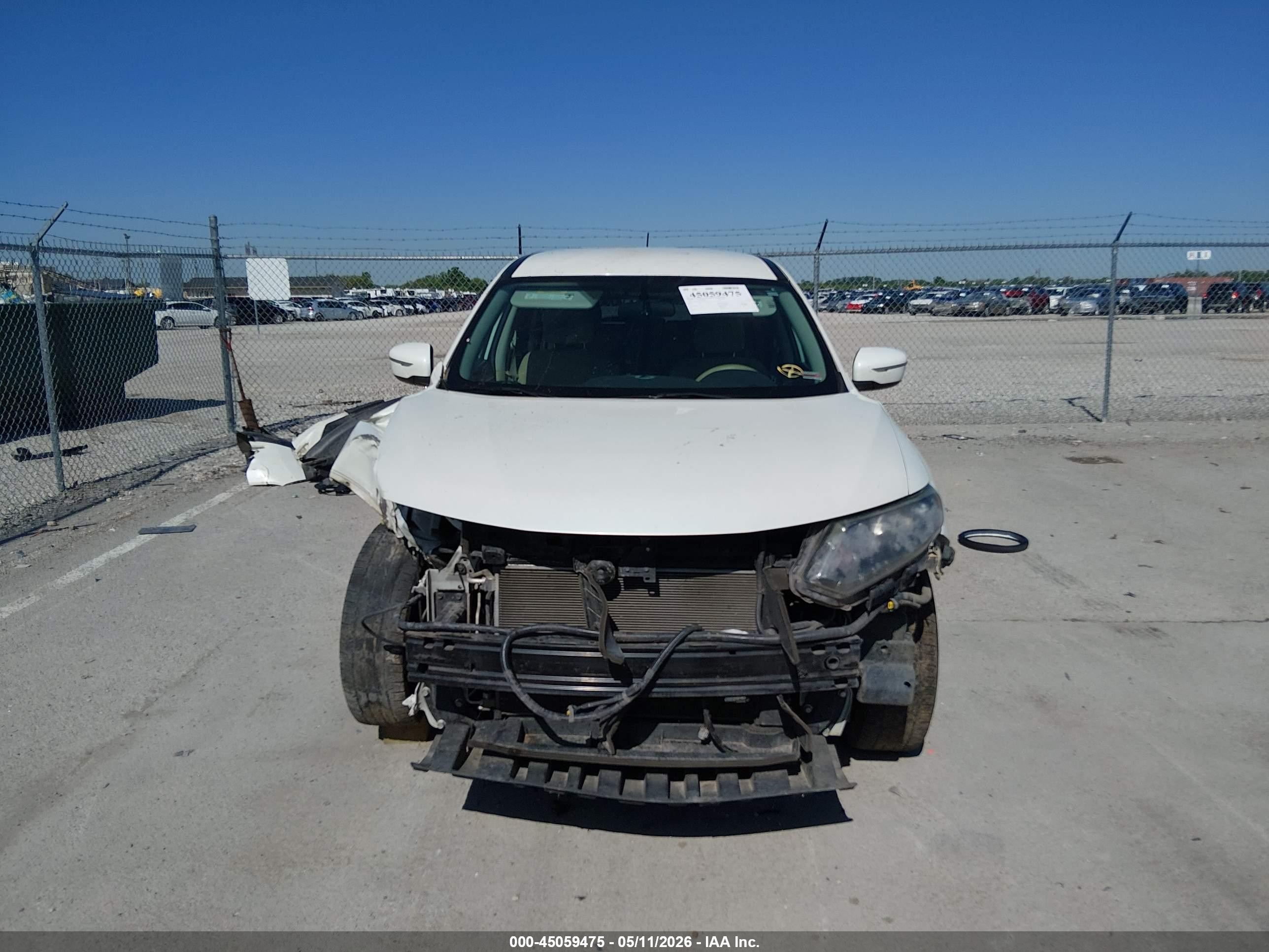 2015 Nissan Rogue S White vin: 5N1AT2MT3FC778890