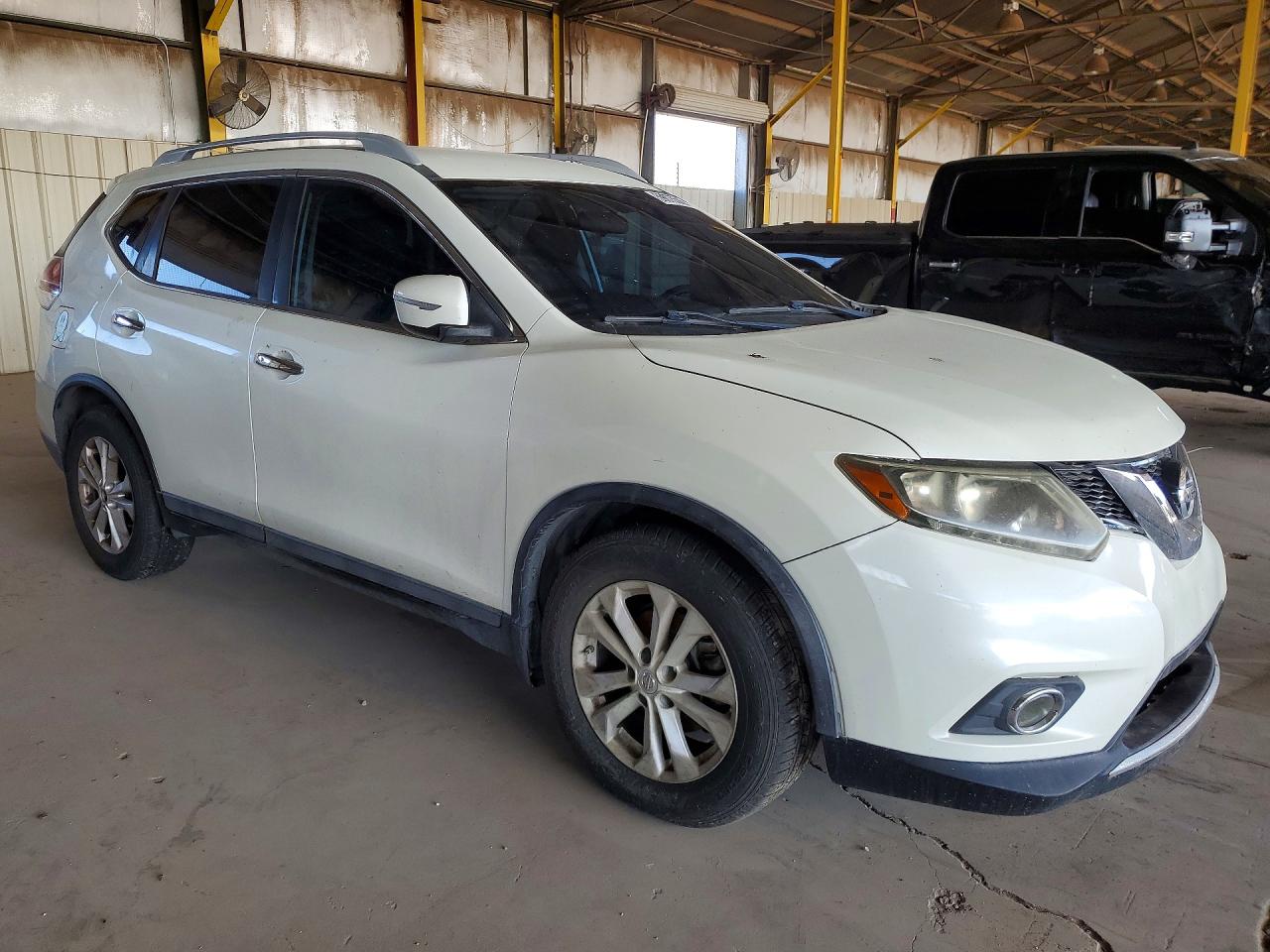 2015 Nissan Rogue Sv White vin: 5N1AT2MT3FC821771