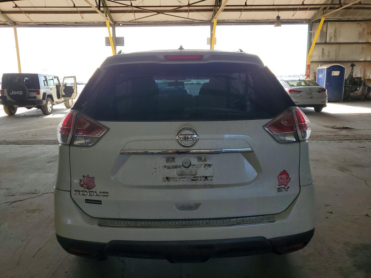 2015 Nissan Rogue Sv White vin: 5N1AT2MT3FC821771