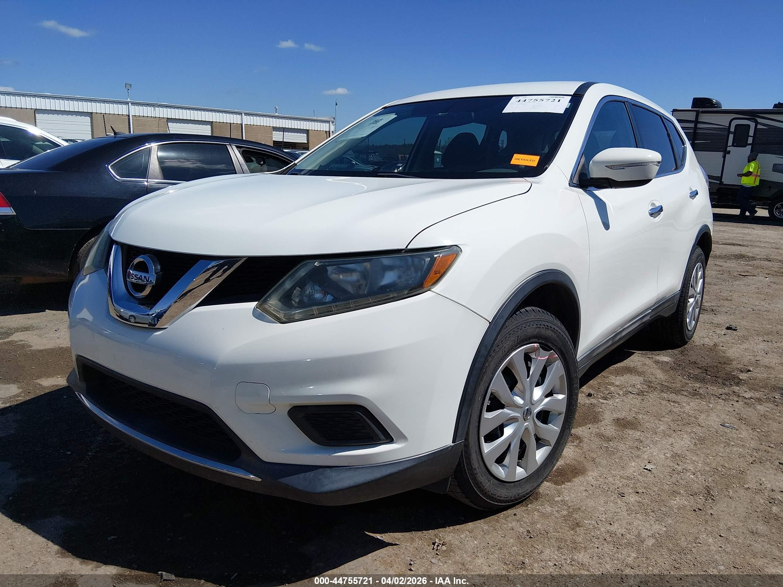 2015 Nissan Rogue S White vin: 5N1AT2MT3FC858867