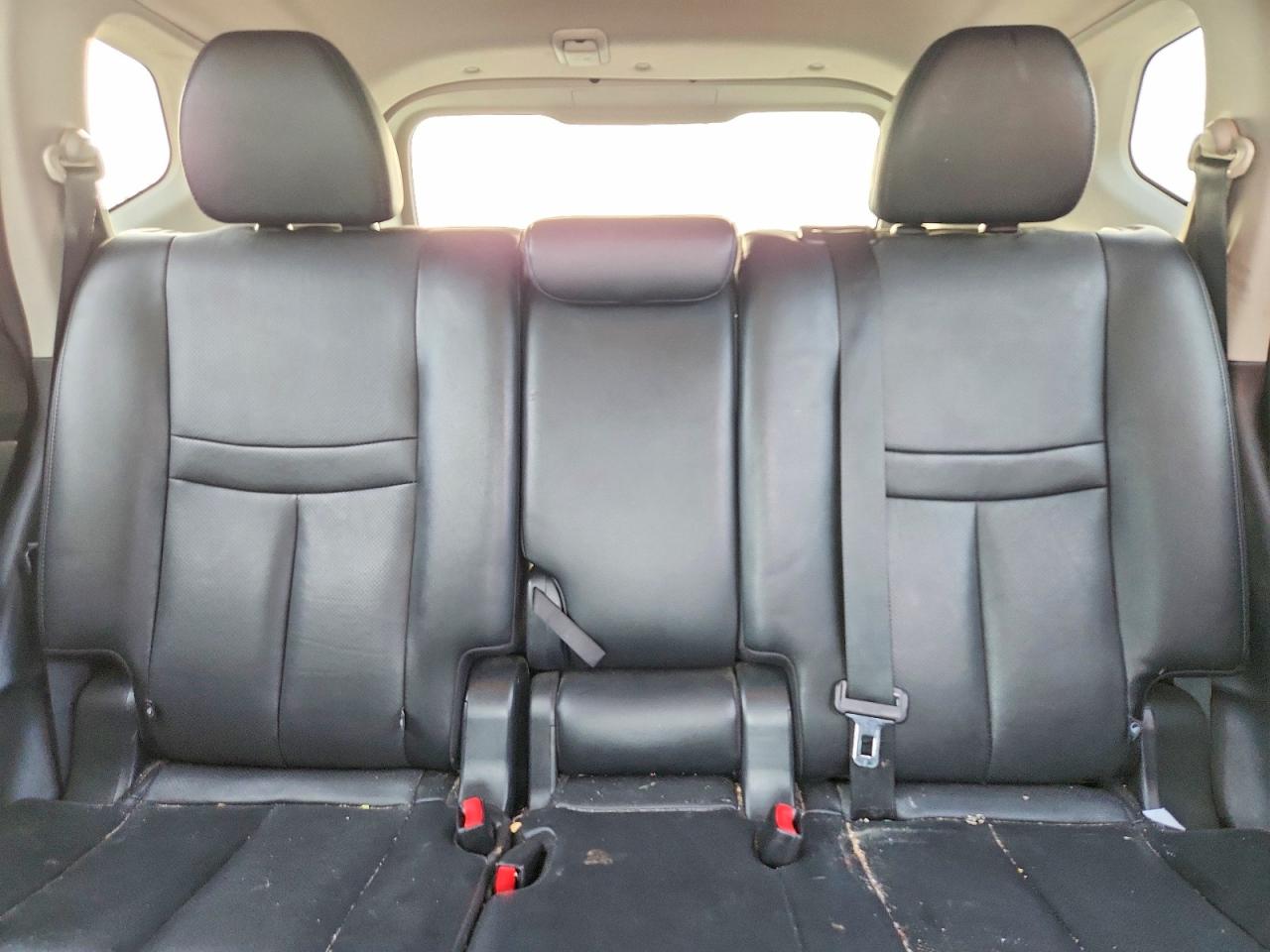 2015 Nissan Rogue Burgundy vin: 5N1AT2MT3FC884661