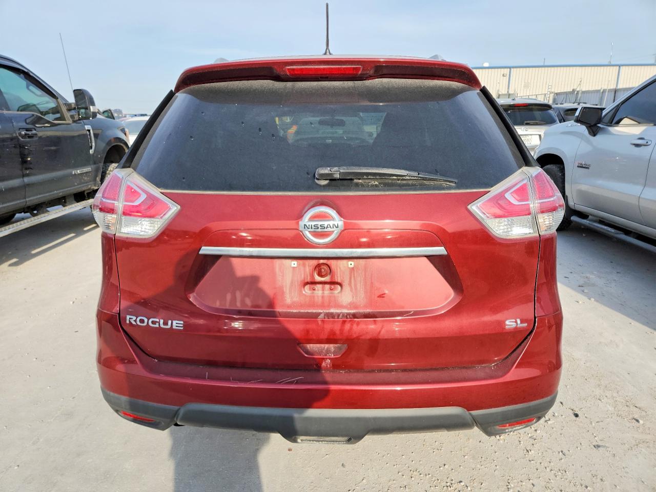 2015 Nissan Rogue Burgundy vin: 5N1AT2MT3FC884661
