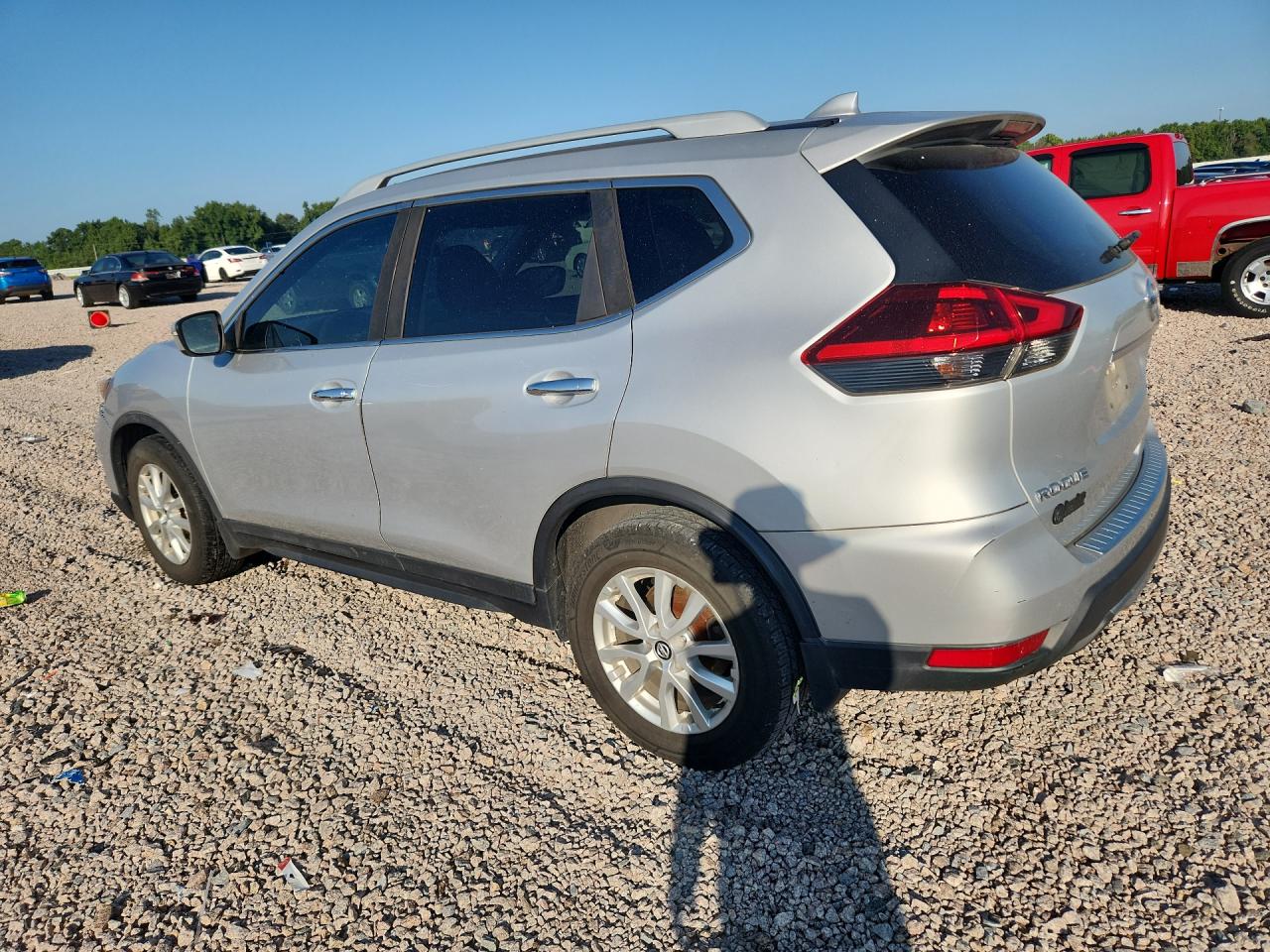 2019 Nissan Rogue S Серебряный vin: 5N1AT2MT3KC748377