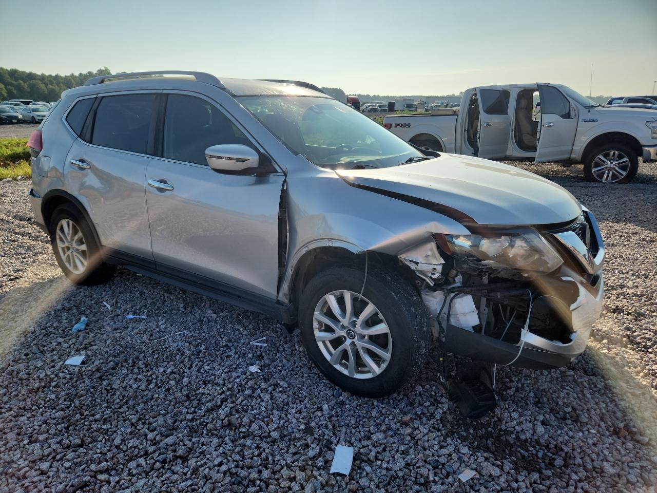 2019 Nissan Rogue S Серебряный vin: 5N1AT2MT3KC748377