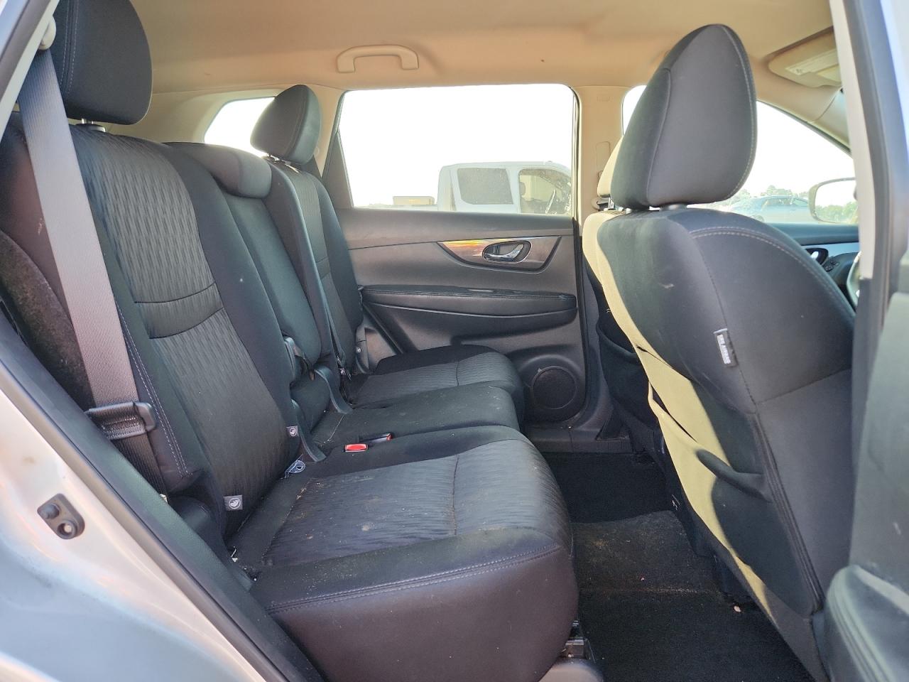 2019 Nissan Rogue S Серебряный vin: 5N1AT2MT3KC748377