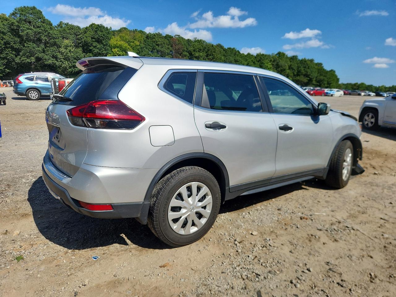 2019 Nissan Rogue S Silver vin: 5N1AT2MT3KC800476