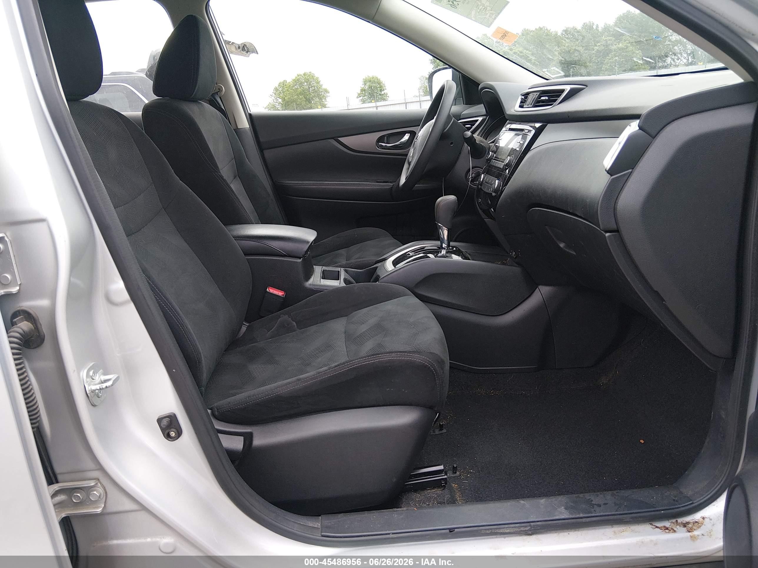 2014 Nissan Rogue S Silver vin: 5N1AT2MT4EC764172