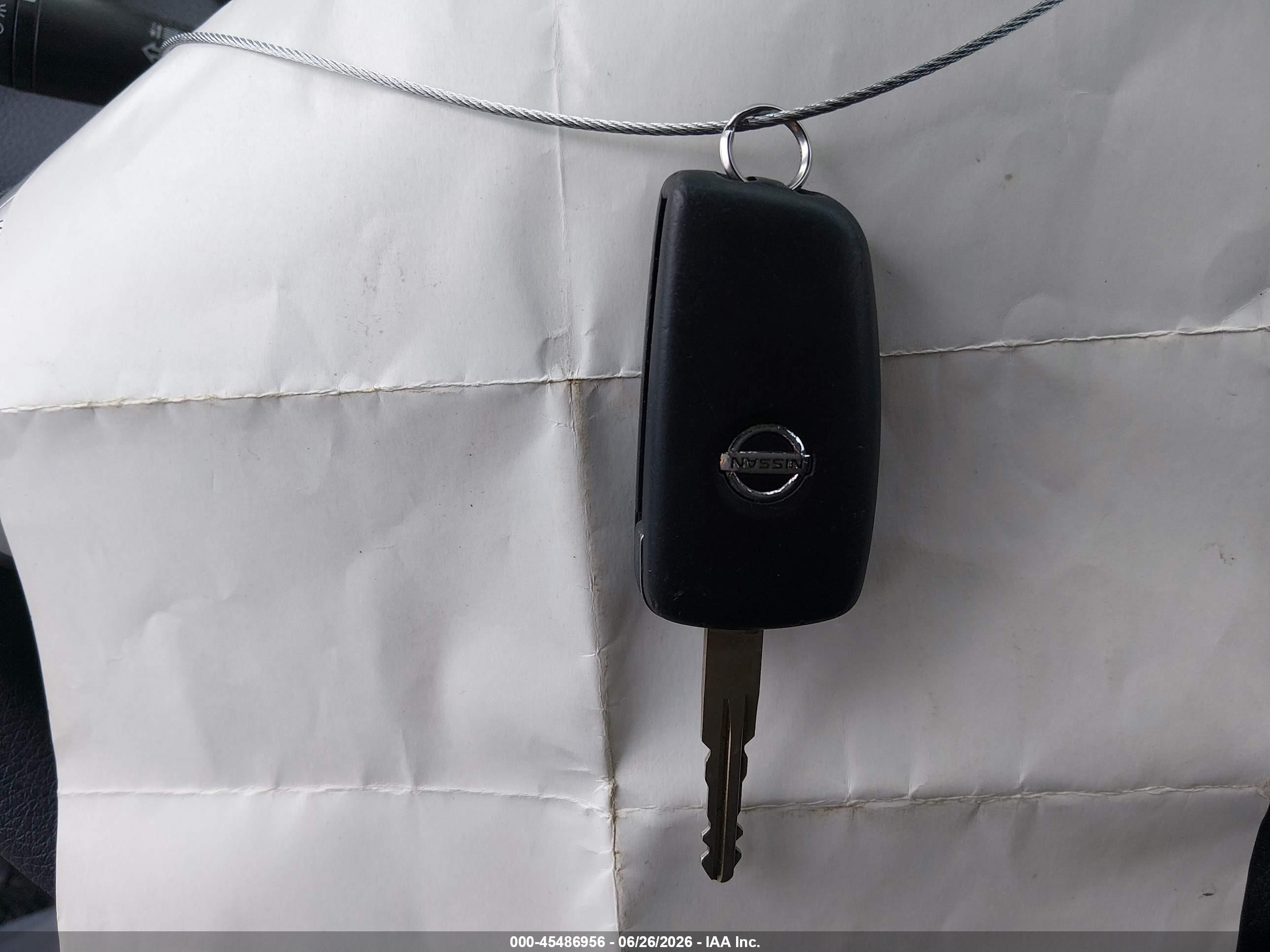 2014 Nissan Rogue S Silver vin: 5N1AT2MT4EC764172