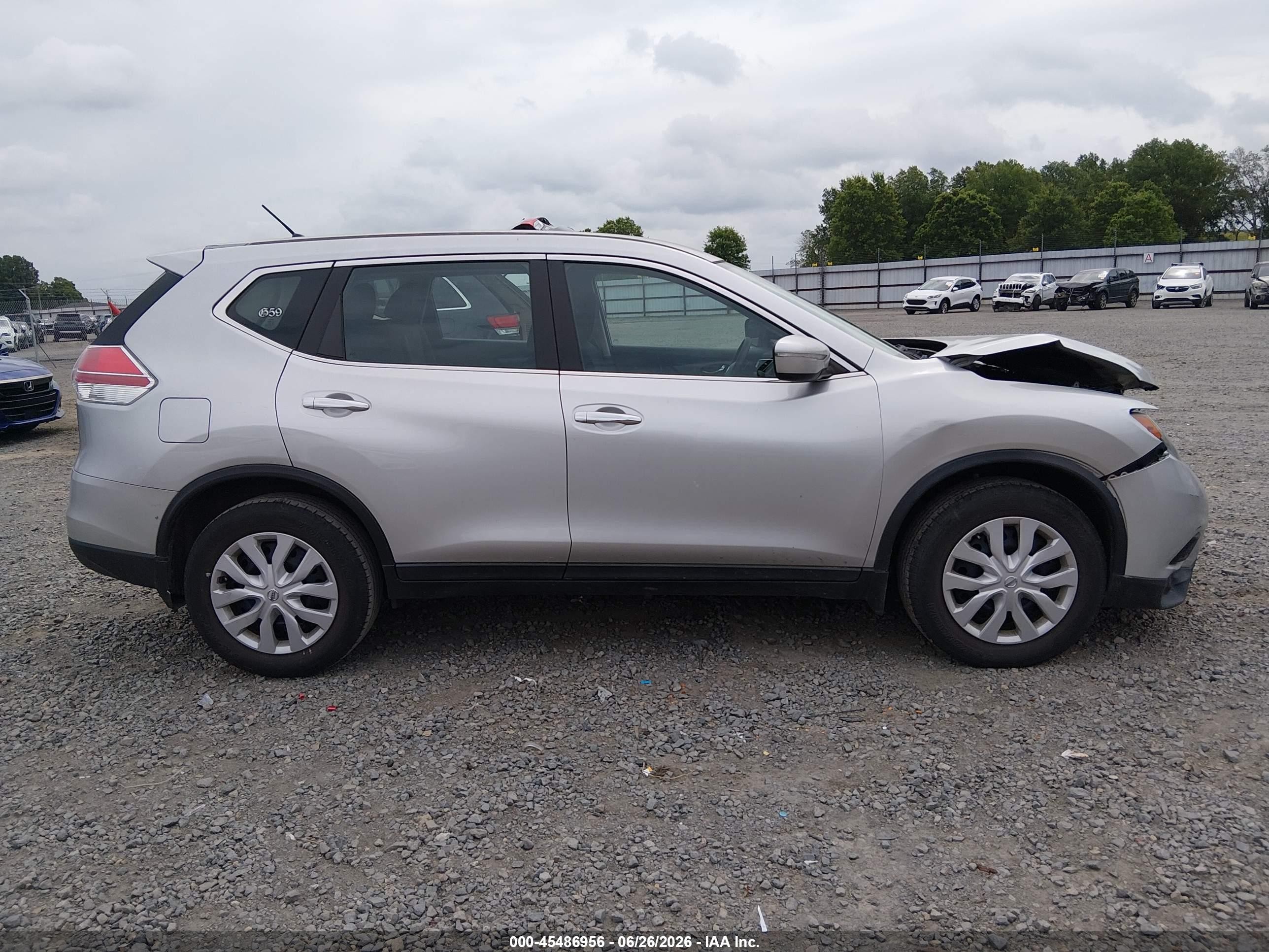 2014 Nissan Rogue S Silver vin: 5N1AT2MT4EC764172