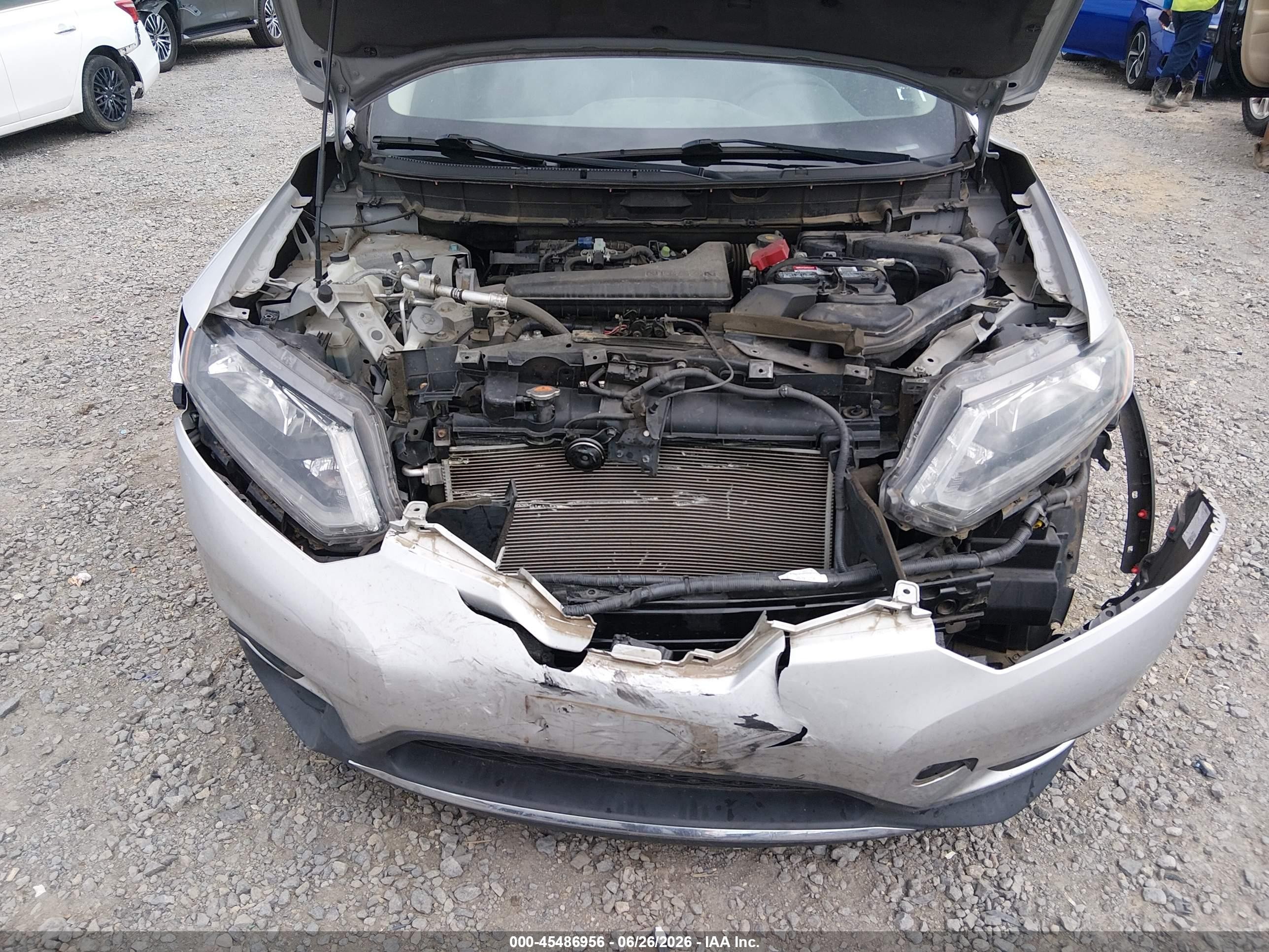 2014 Nissan Rogue S Silver vin: 5N1AT2MT4EC764172