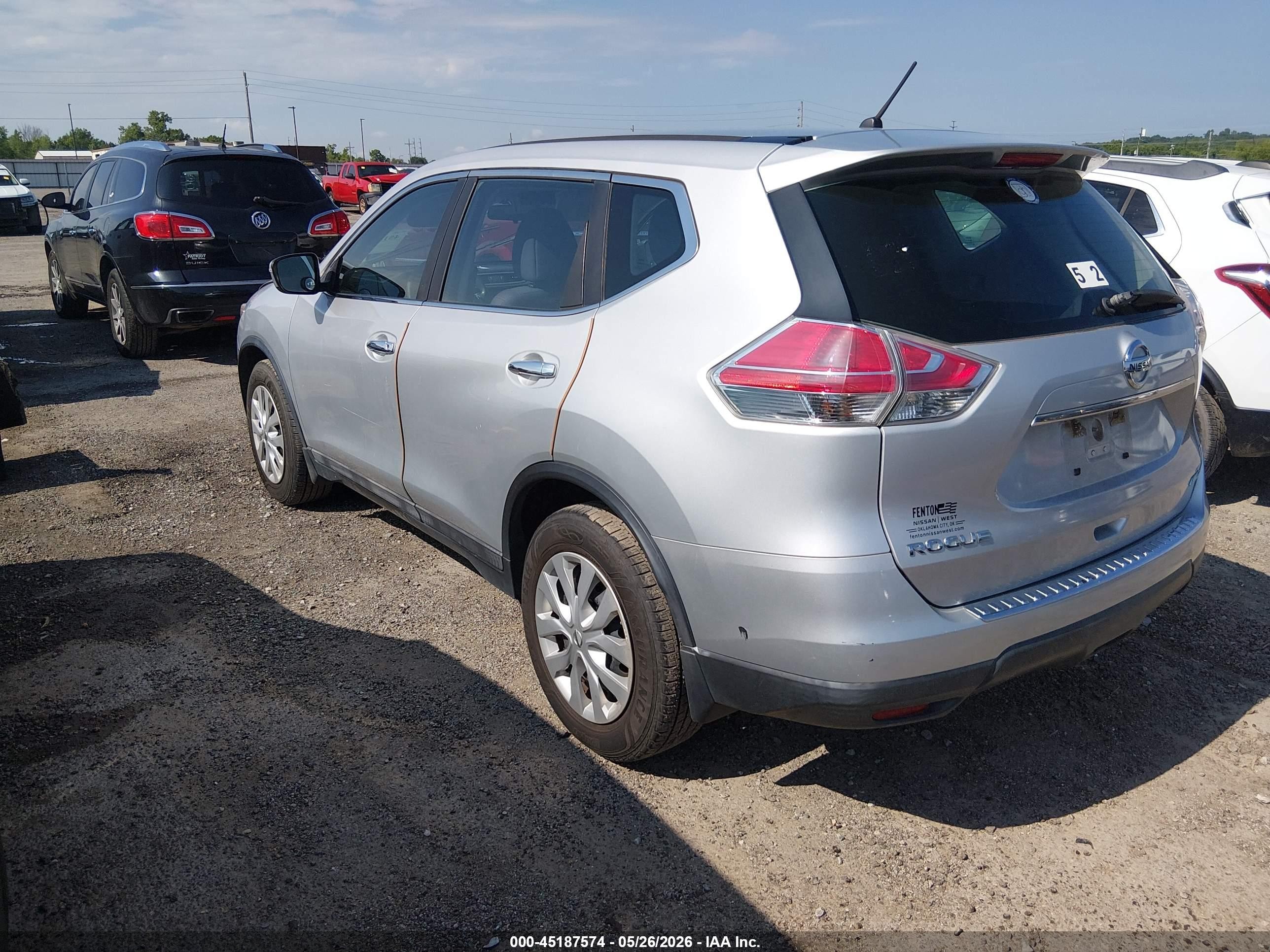 2014 Nissan Rogue S Silver vin: 5N1AT2MT4EC764415