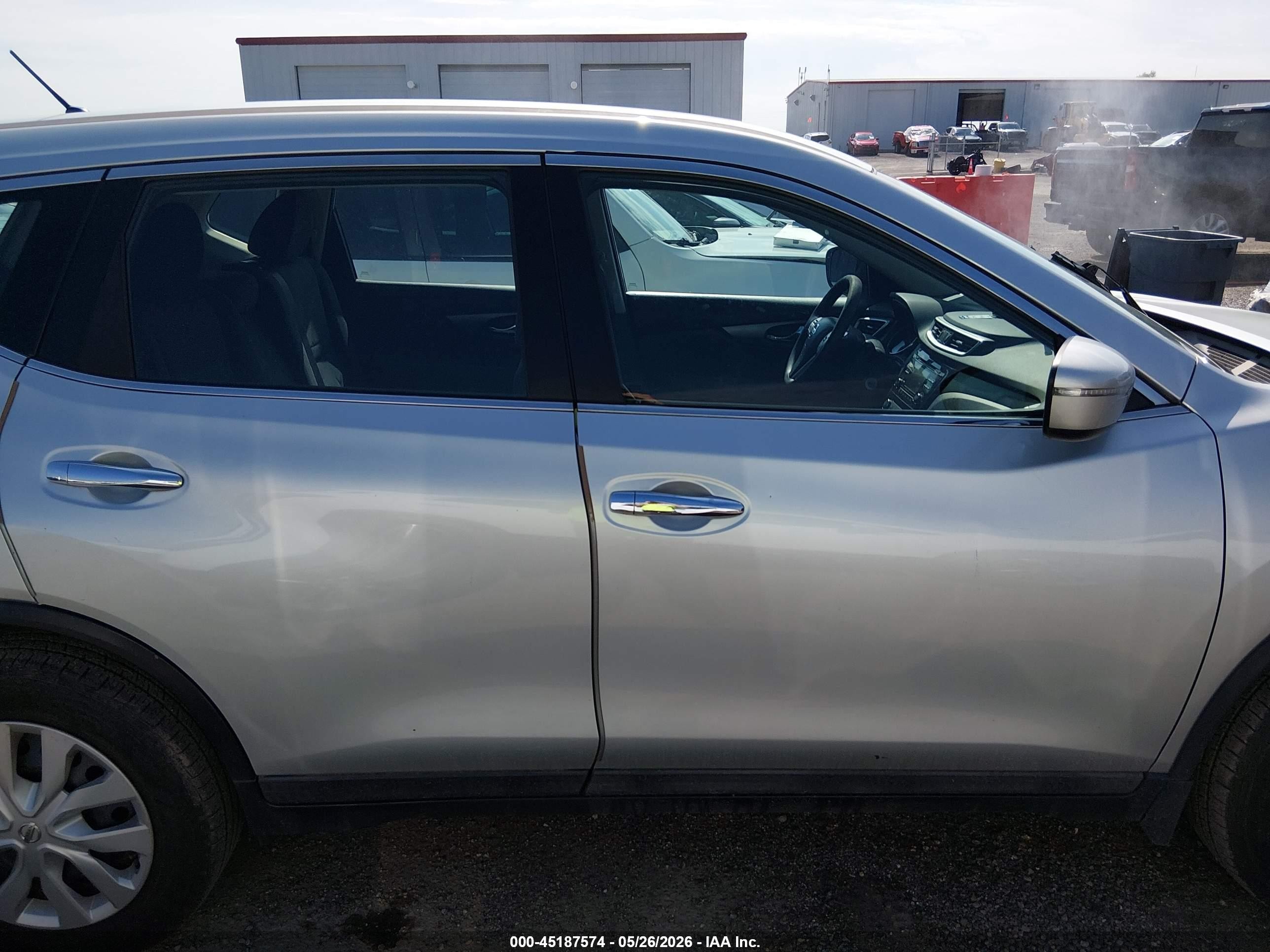 2014 Nissan Rogue S Silver vin: 5N1AT2MT4EC764415