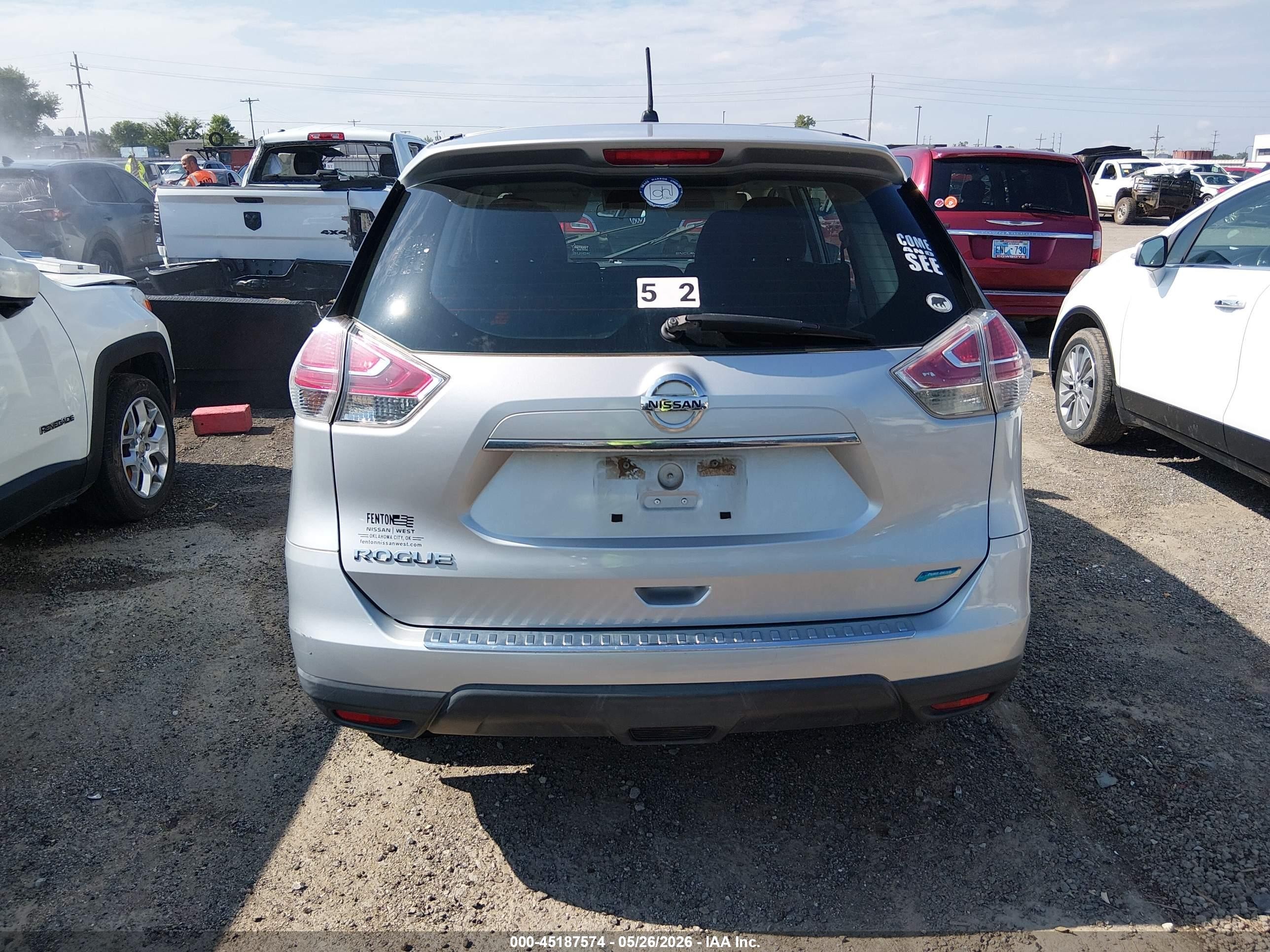2014 Nissan Rogue S Silver vin: 5N1AT2MT4EC764415