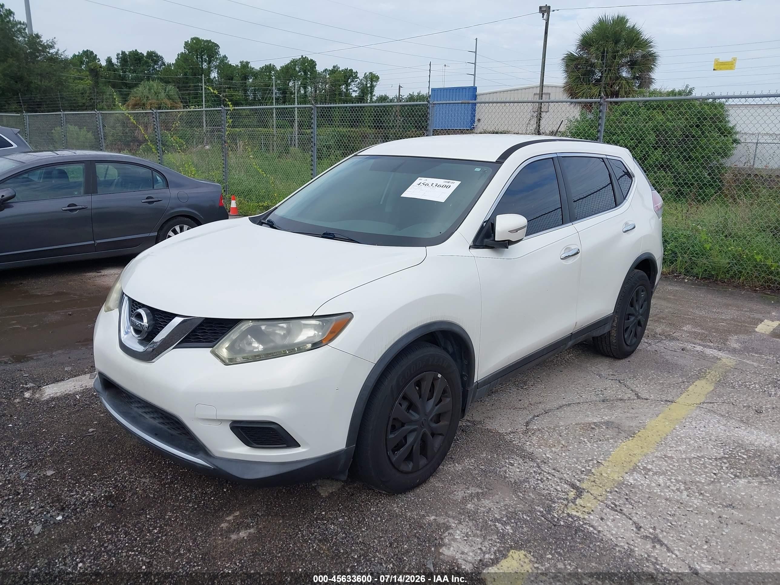2014 Nissan Rogue S White vin: 5N1AT2MT4EC832471