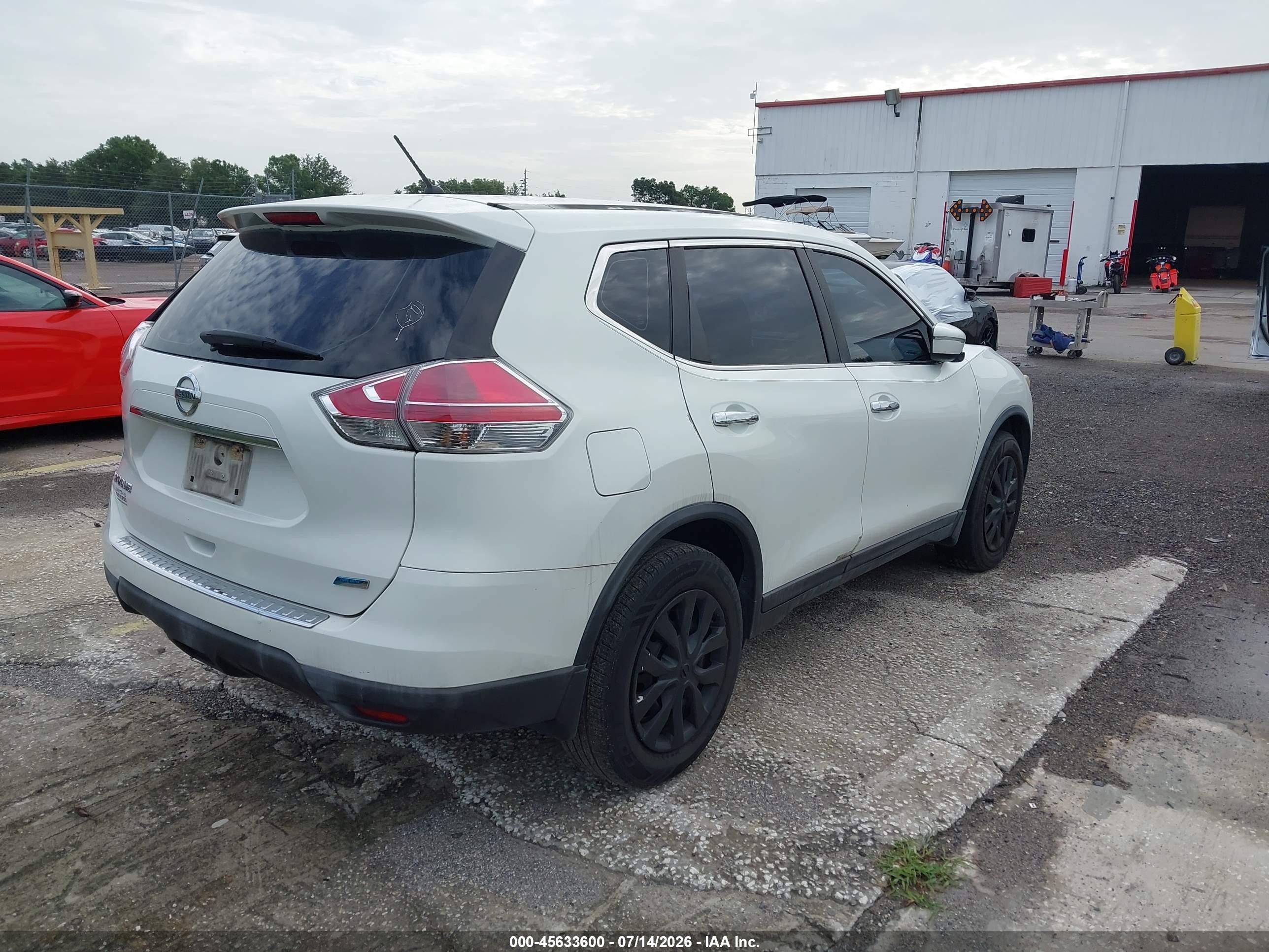 2014 Nissan Rogue S White vin: 5N1AT2MT4EC832471