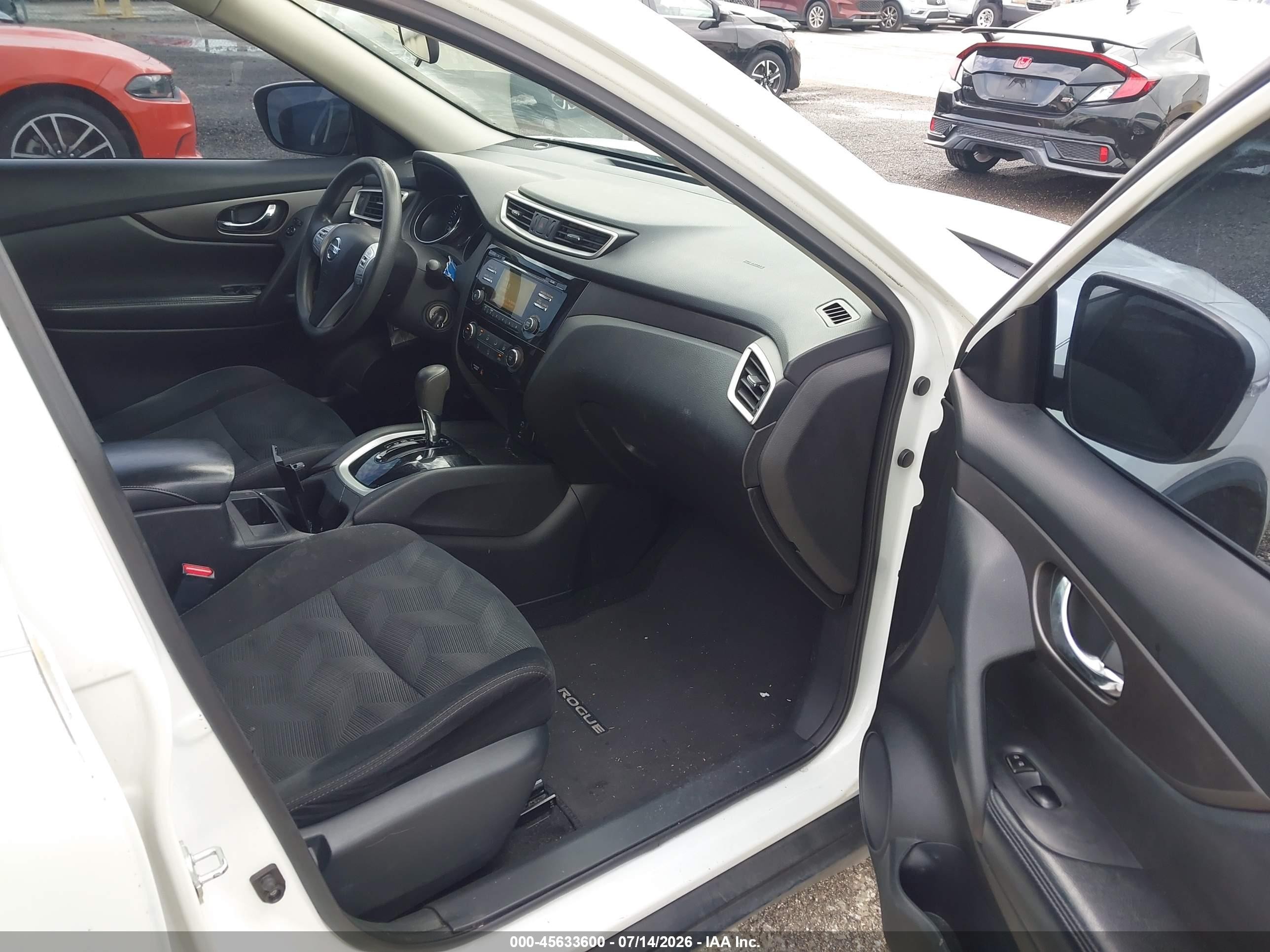 2014 Nissan Rogue S White vin: 5N1AT2MT4EC832471