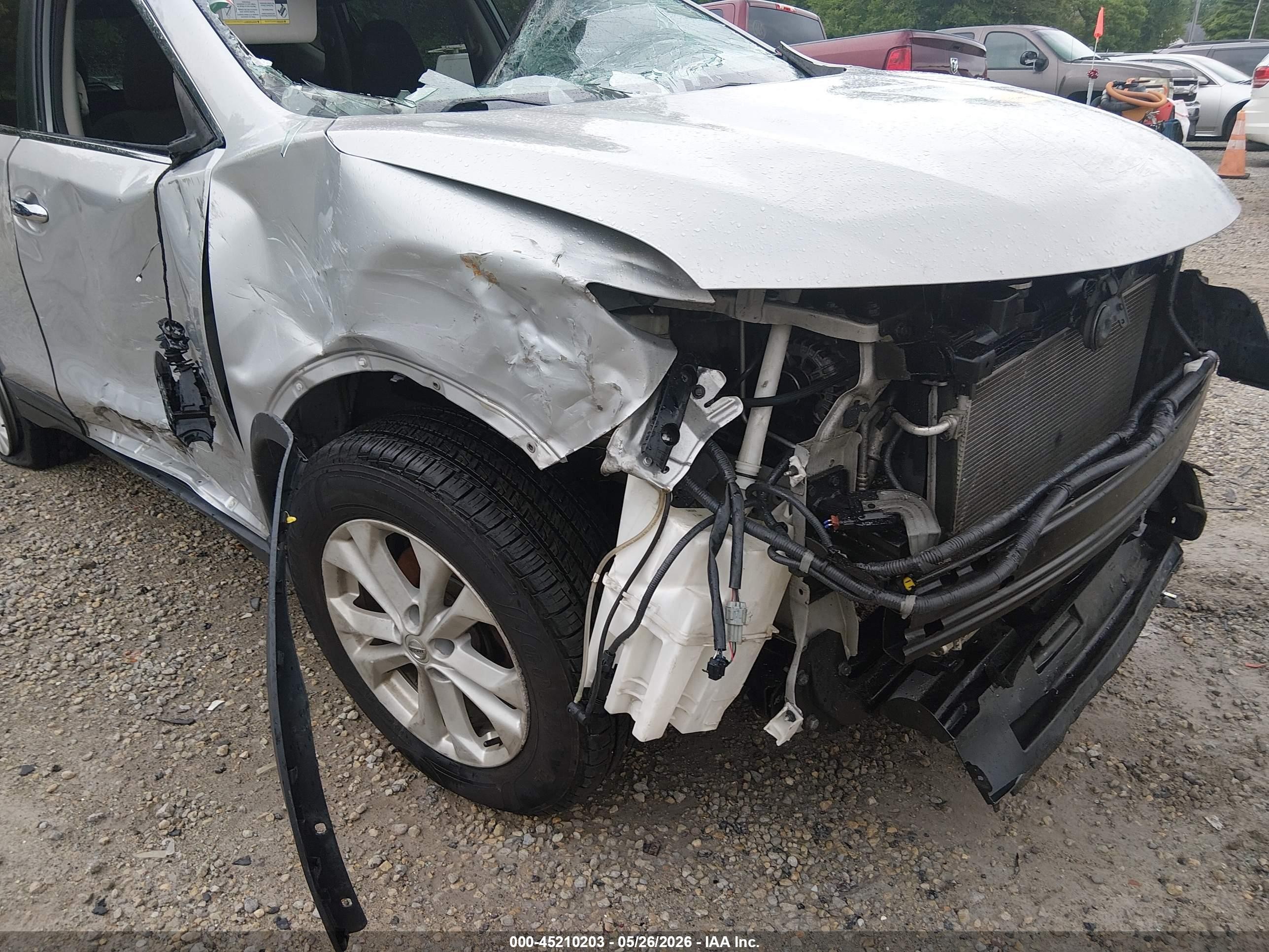 2014 Nissan Rogue Sv Silver vin: 5N1AT2MT4EC838237