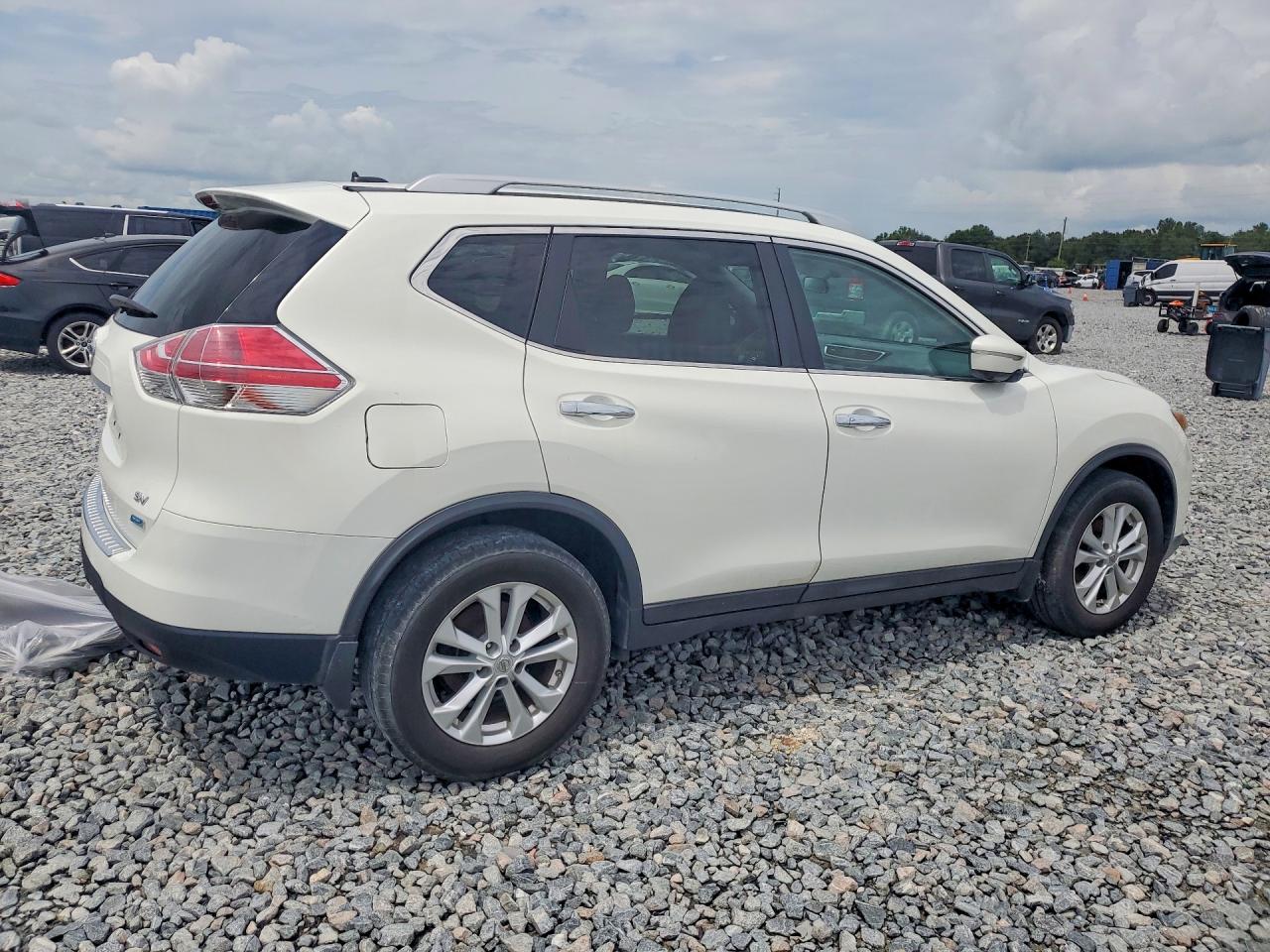 2014 Nissan Rogue Sv White vin: 5N1AT2MT4EC846399