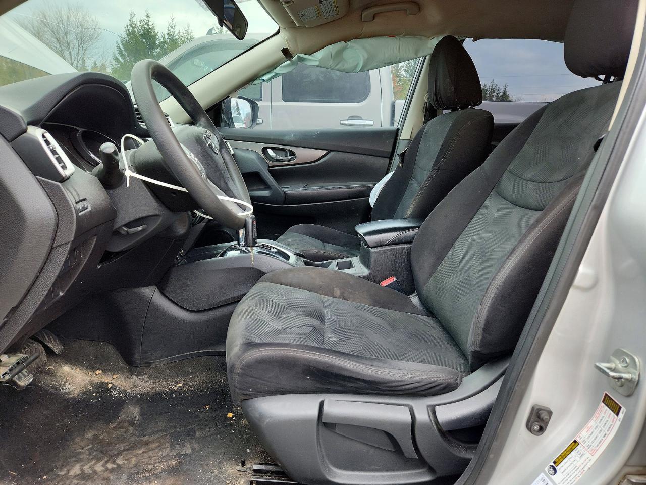 2014 Nissan Rogue S Silver vin: 5N1AT2MT4EC857581