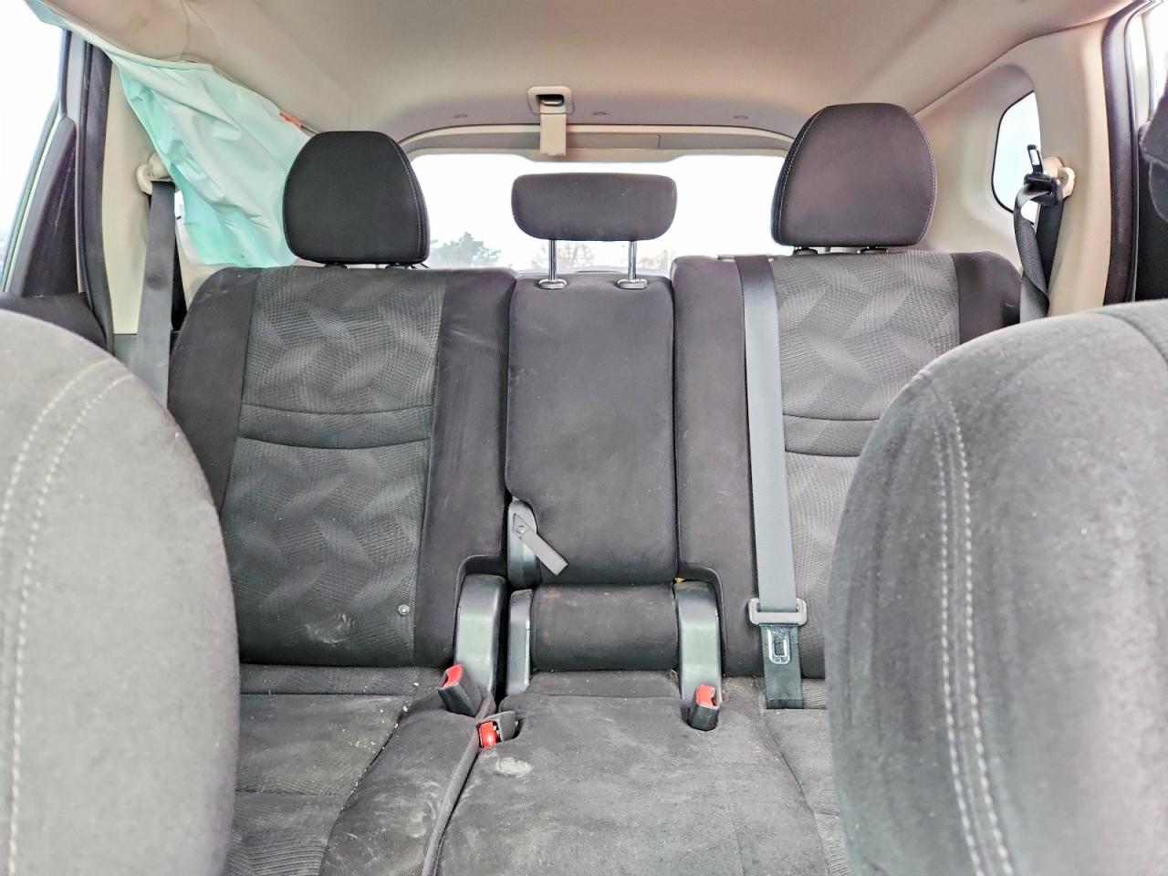 2014 Nissan Rogue S Silver vin: 5N1AT2MT4EC857581