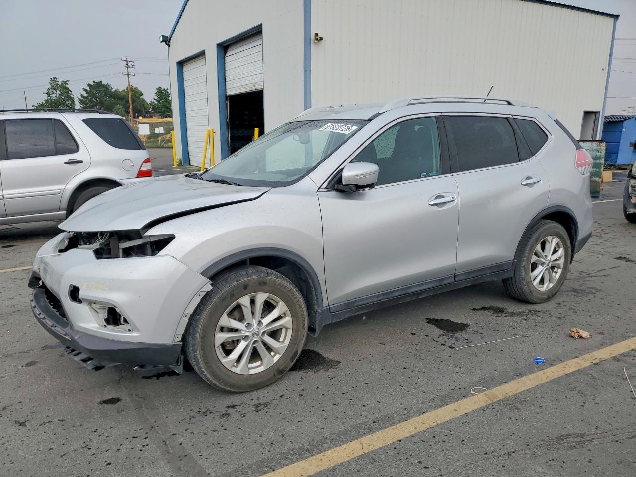 2015 Nissan Rogue Sv Серебряный vin: 5N1AT2MT4FC763041