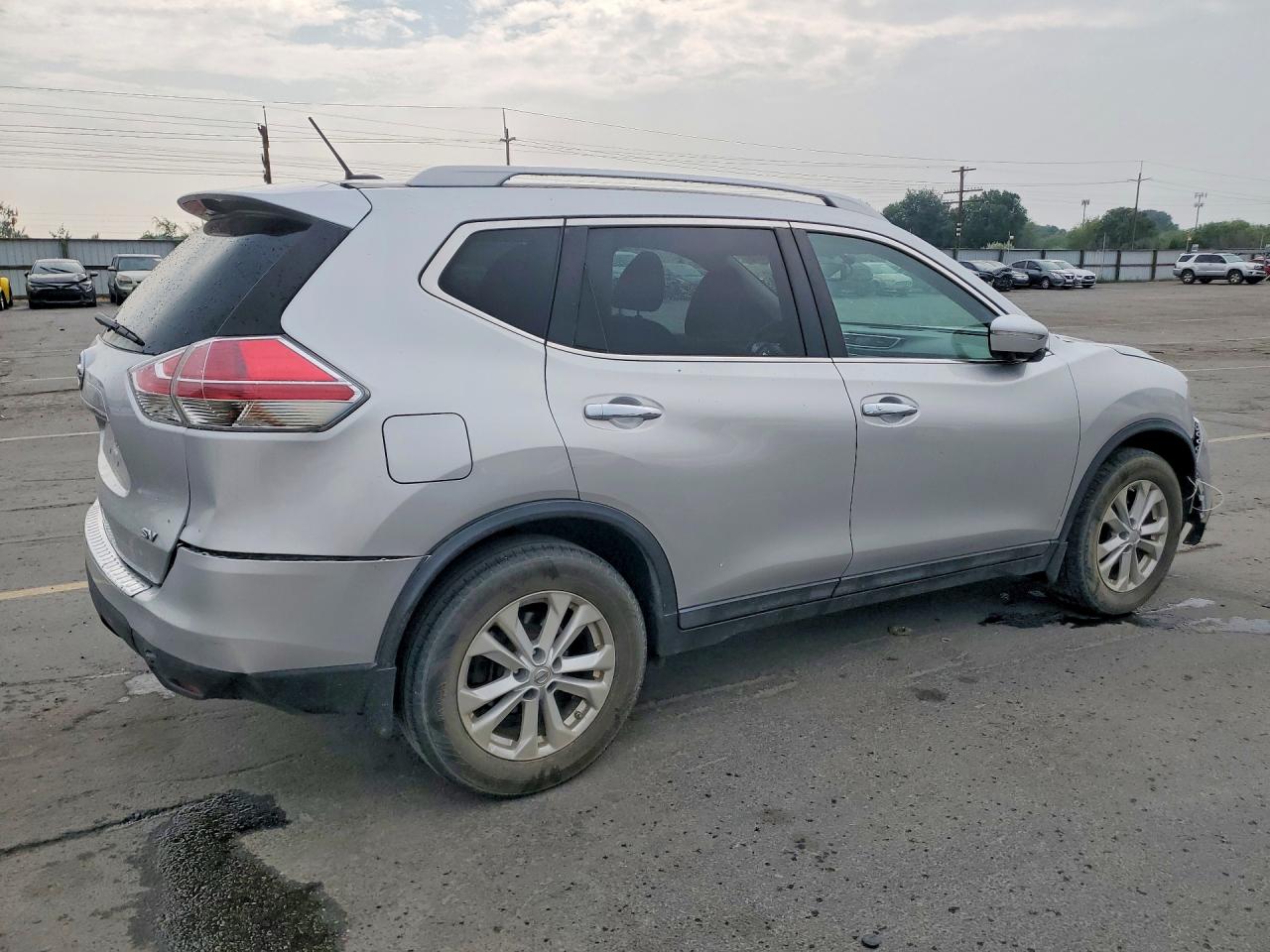 2015 Nissan Rogue Sv Silver vin: 5N1AT2MT4FC763041