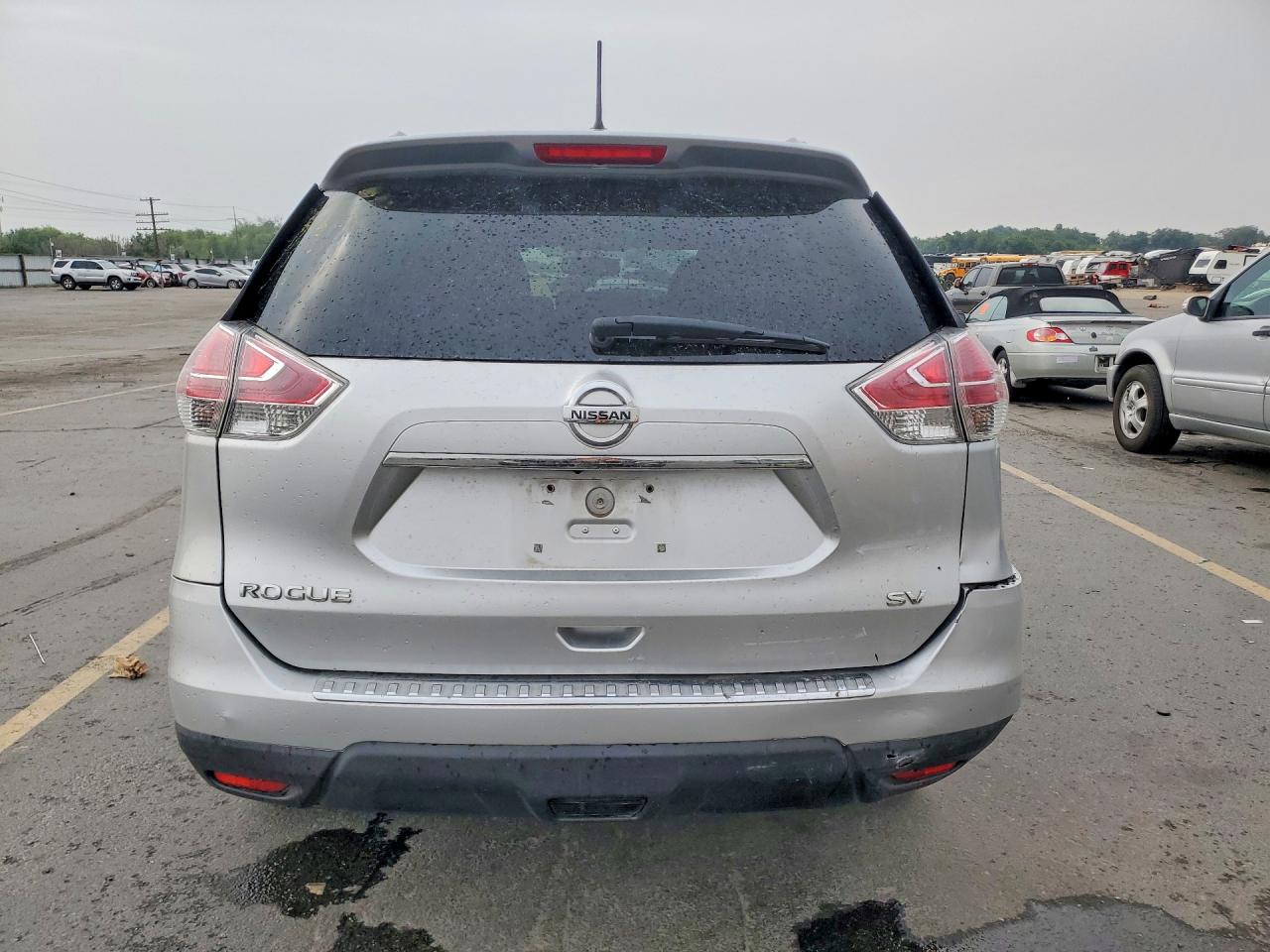 2015 Nissan Rogue Sv Silver vin: 5N1AT2MT4FC763041