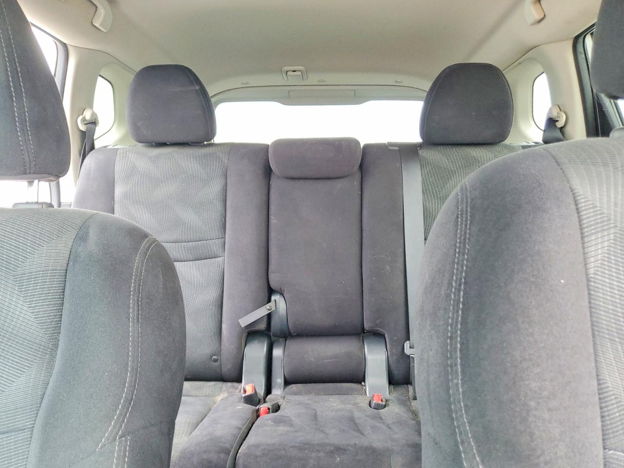 2015 Nissan Rogue Sv Silver vin: 5N1AT2MT4FC763041