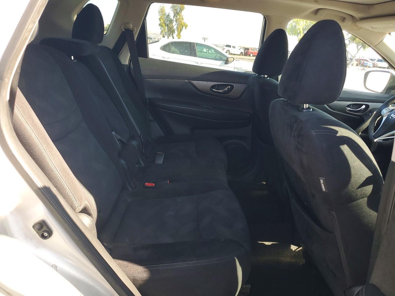 2015 Nissan Rogue Sv Silver vin: 5N1AT2MT4FC773651