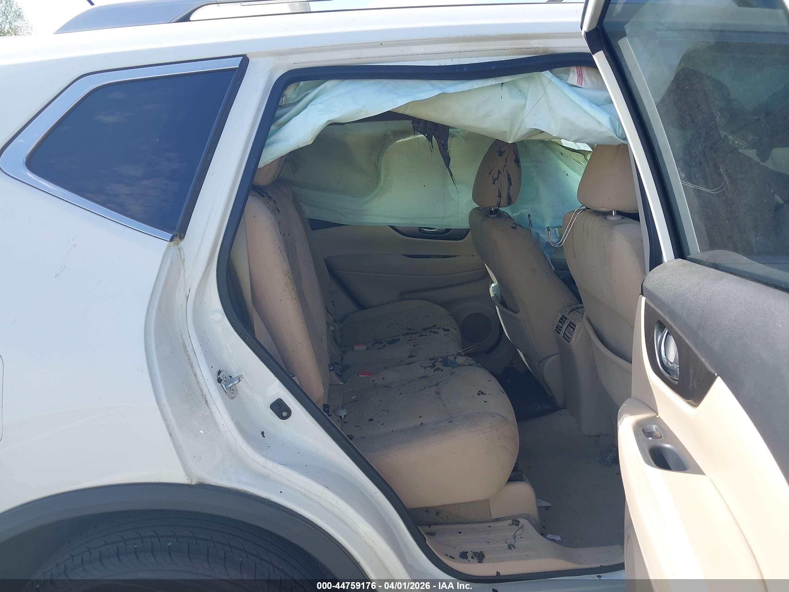 2015 Nissan Rogue Sv Белый vin: 5N1AT2MT4FC896043