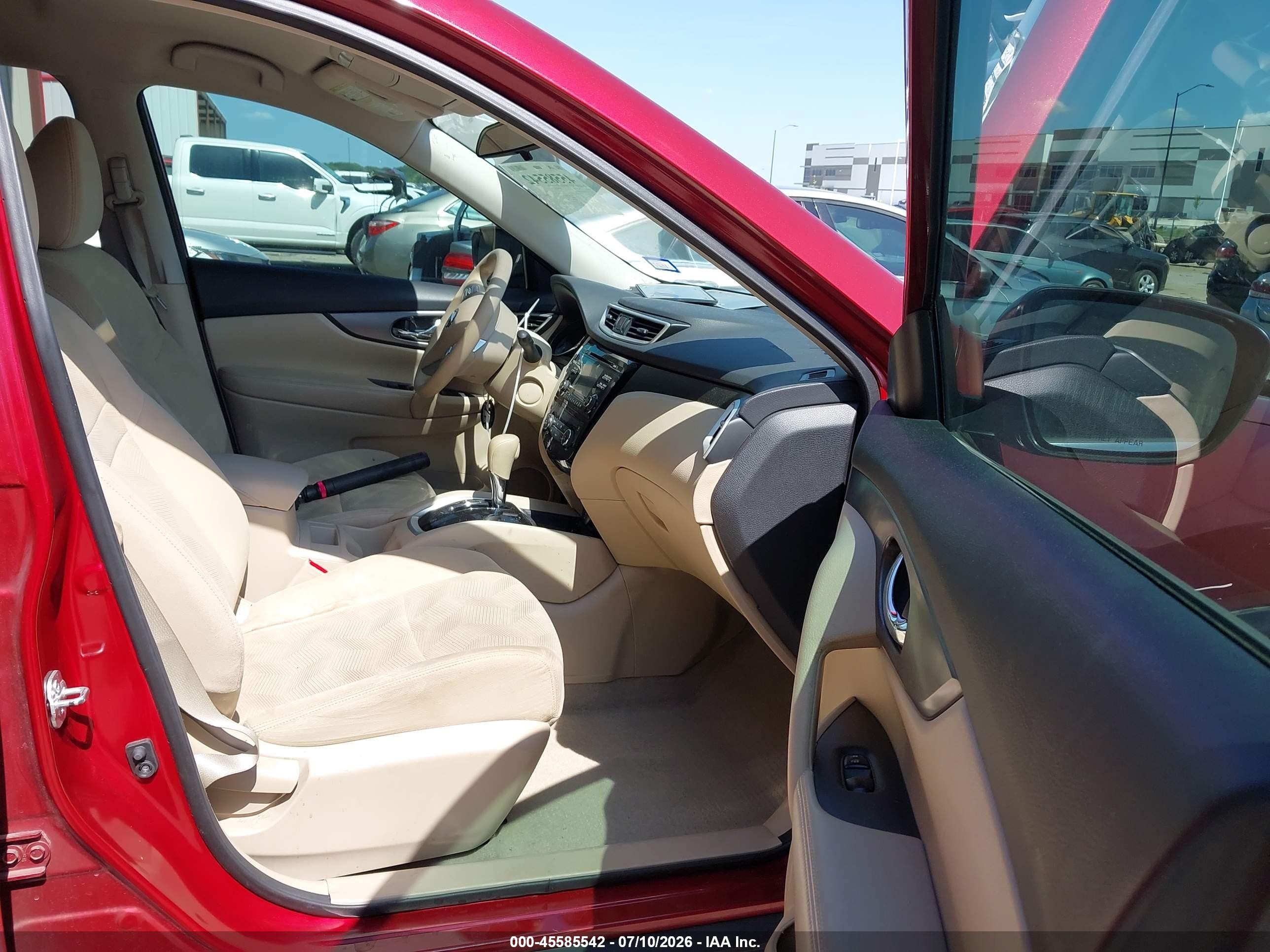 2015 Nissan Rogue Sv Red vin: 5N1AT2MT4FC917814