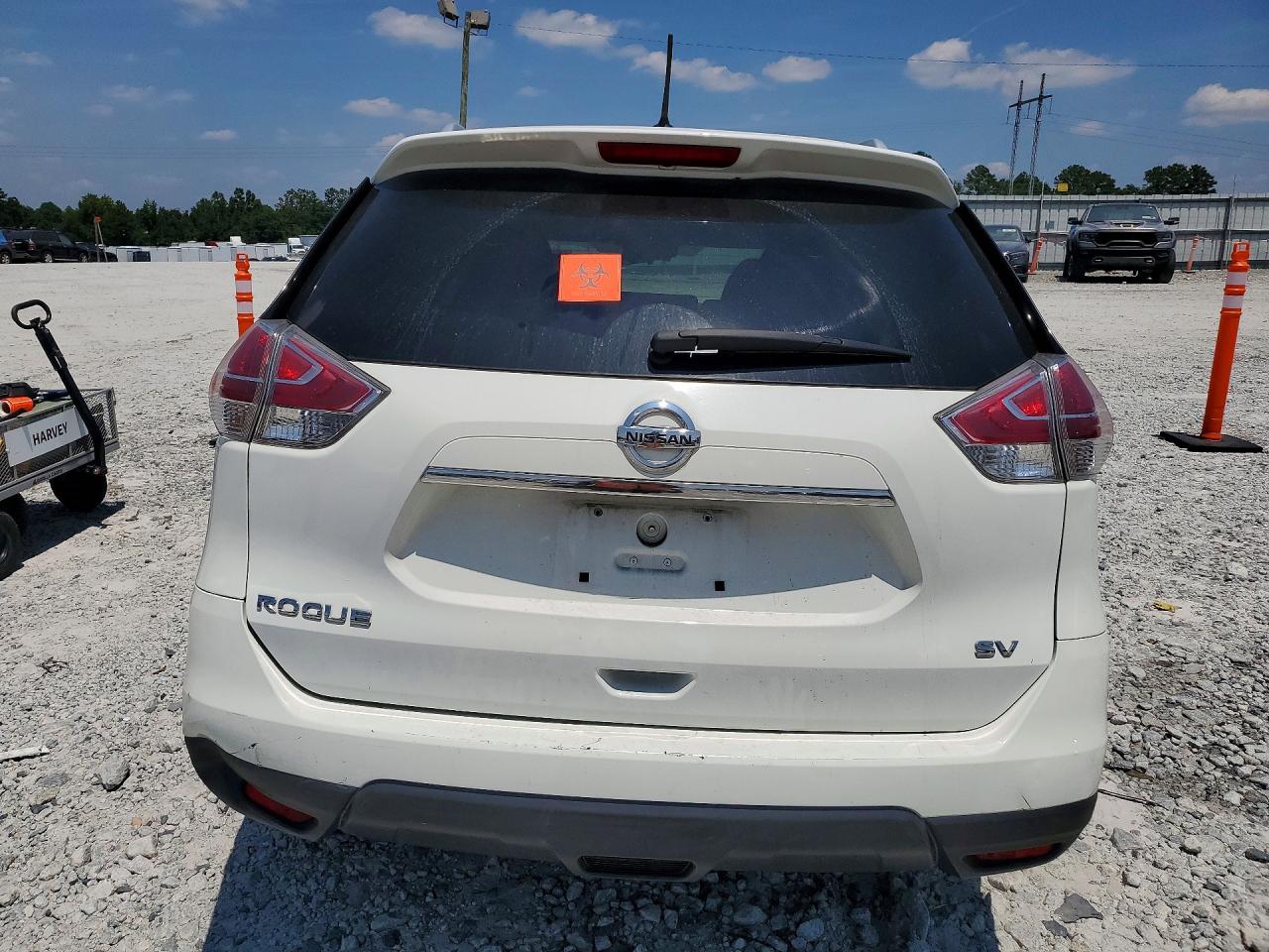 2016 Nissan Rogue Sv White vin: 5N1AT2MT4GC796221