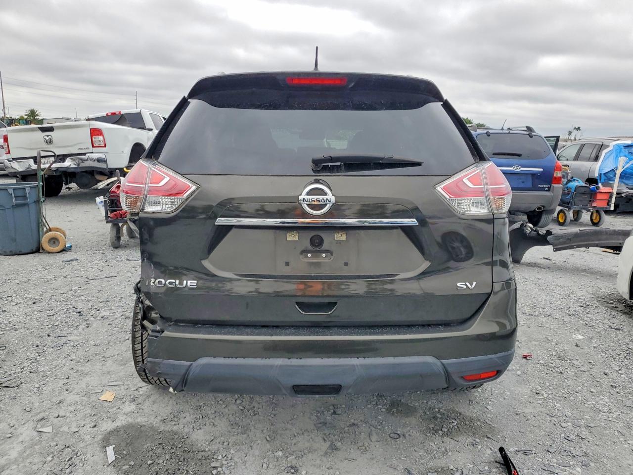 2016 Nissan Rogue Sv Зеленый vin: 5N1AT2MT4GC844302