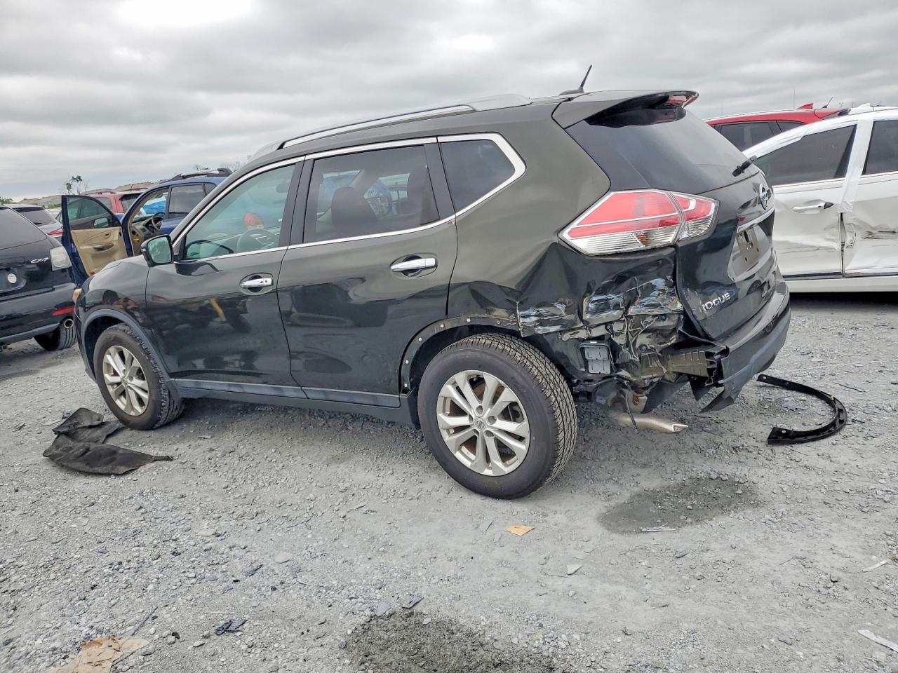 2016 Nissan Rogue Sv Зеленый vin: 5N1AT2MT4GC844302