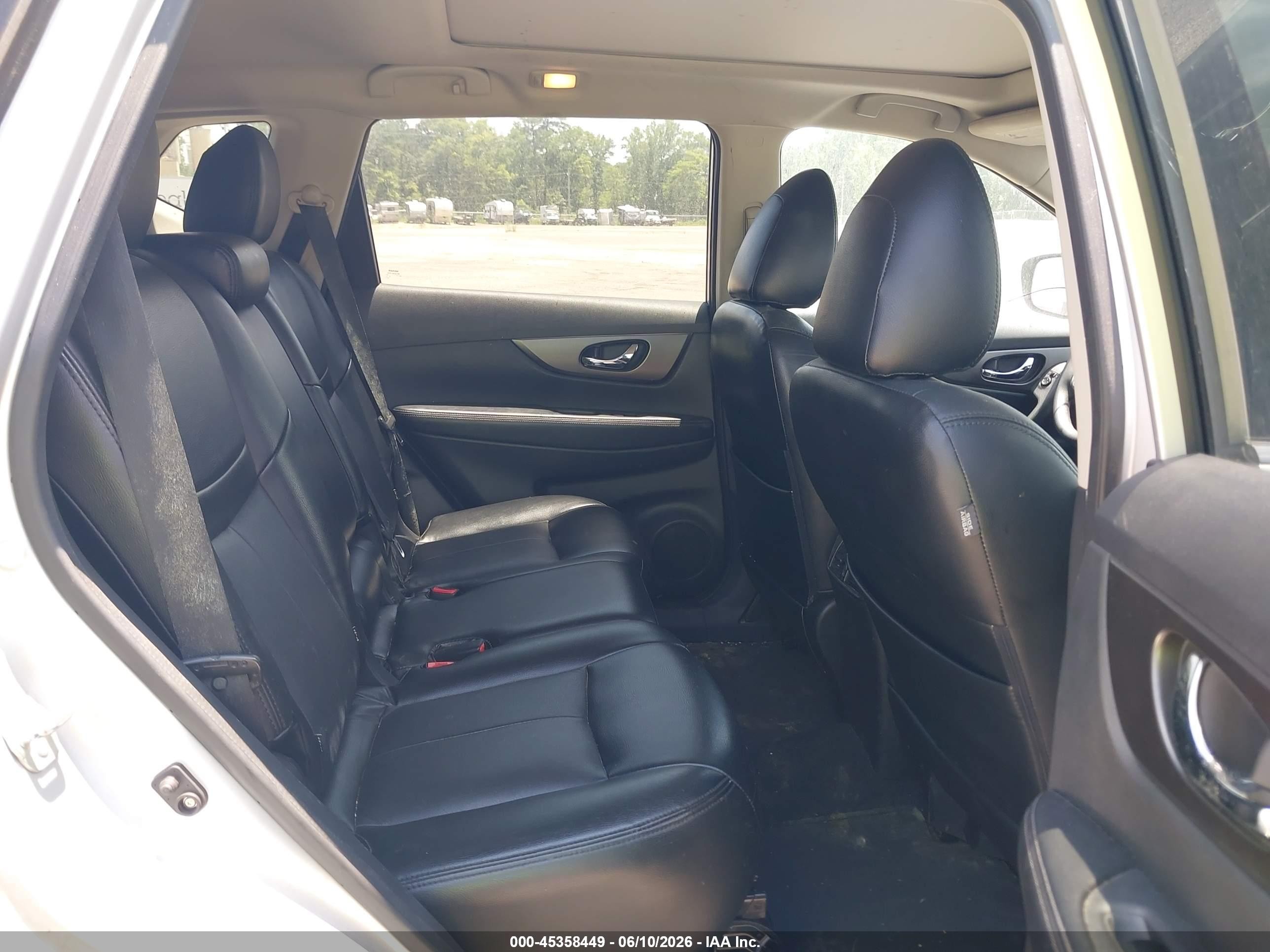2014 Nissan Rogue Sv Silver vin: 5N1AT2MT5EC755934