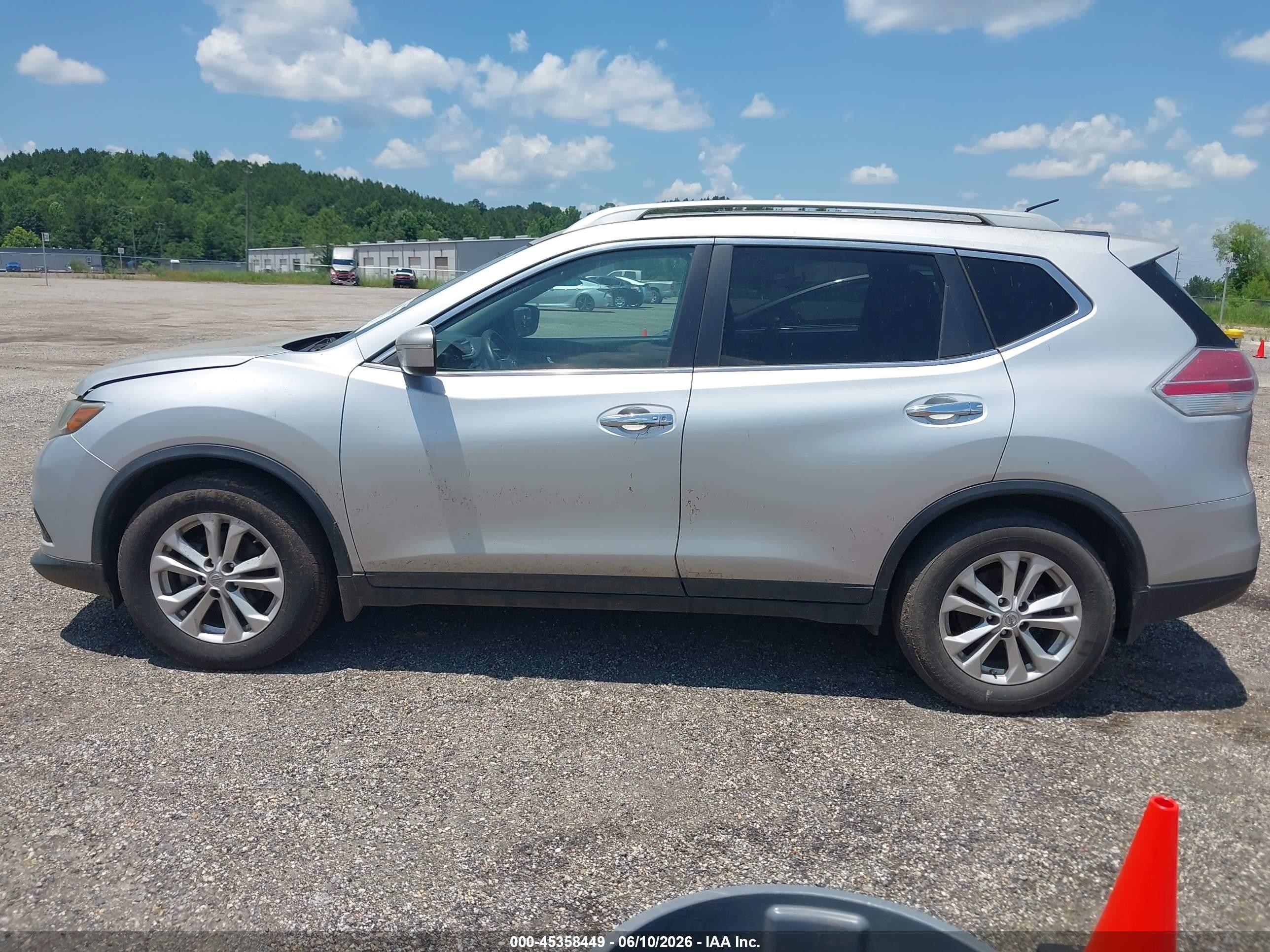 2014 Nissan Rogue Sv Silver vin: 5N1AT2MT5EC755934