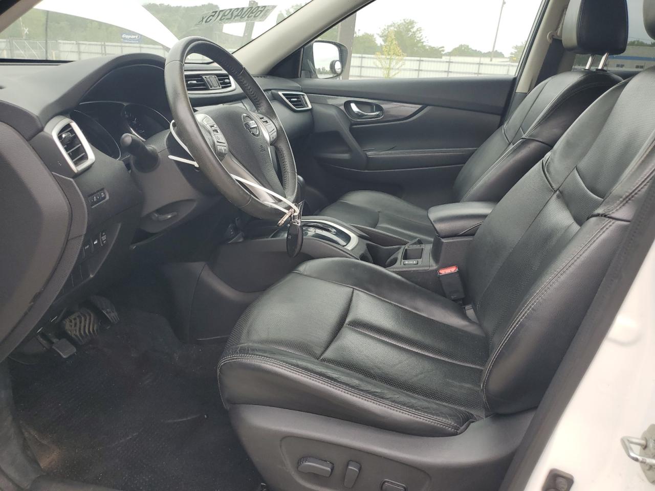 2014 Nissan Rogue S White vin: 5N1AT2MT5EC763919