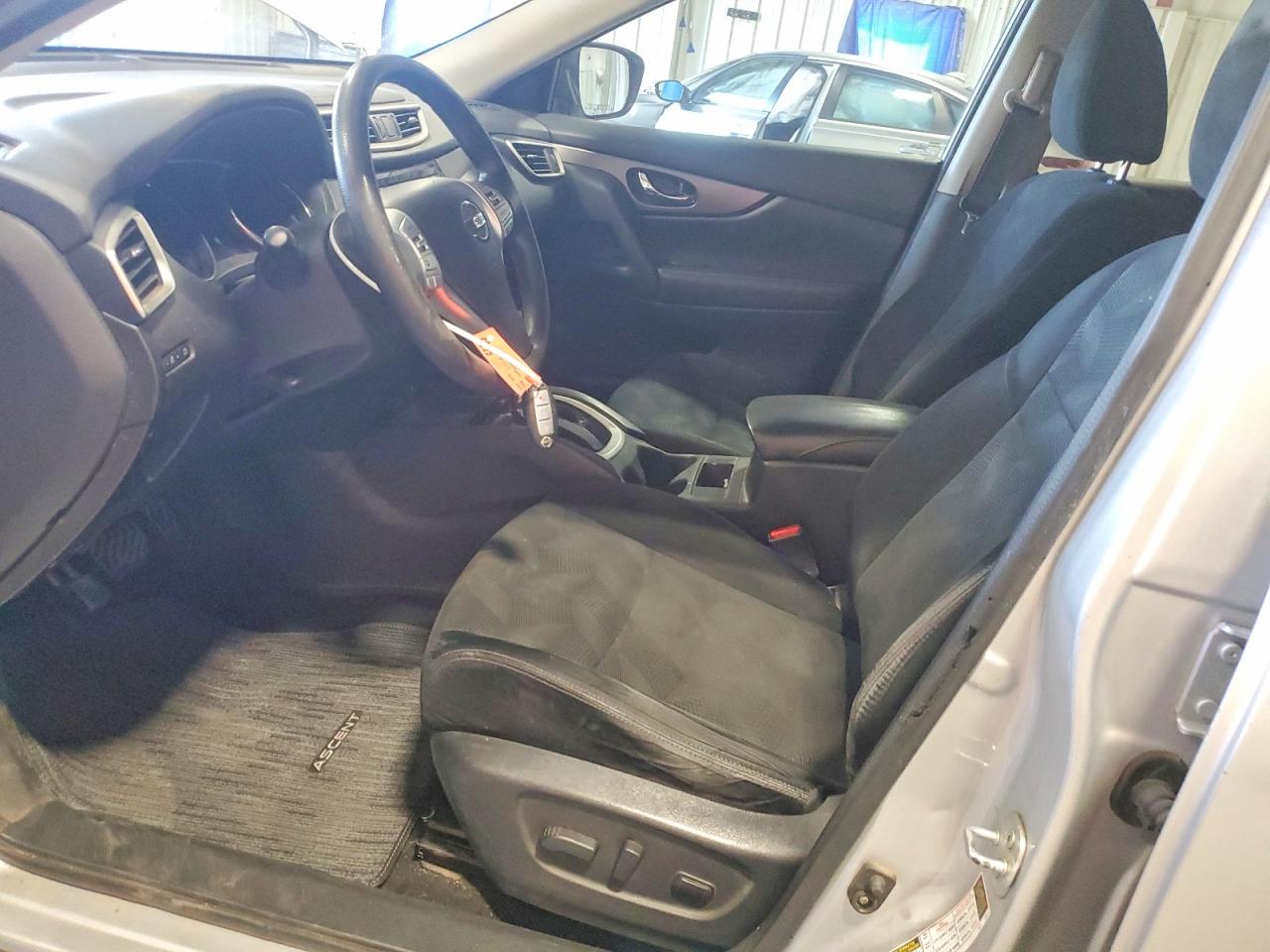 2014 Nissan Rogue Sv Серебряный vin: 5N1AT2MT5EC788206