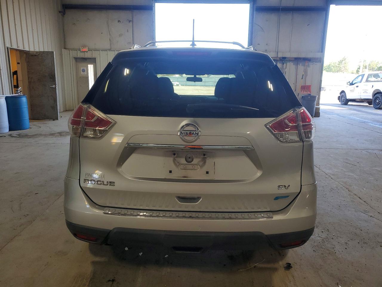 2014 Nissan Rogue Sv Серебряный vin: 5N1AT2MT5EC788206