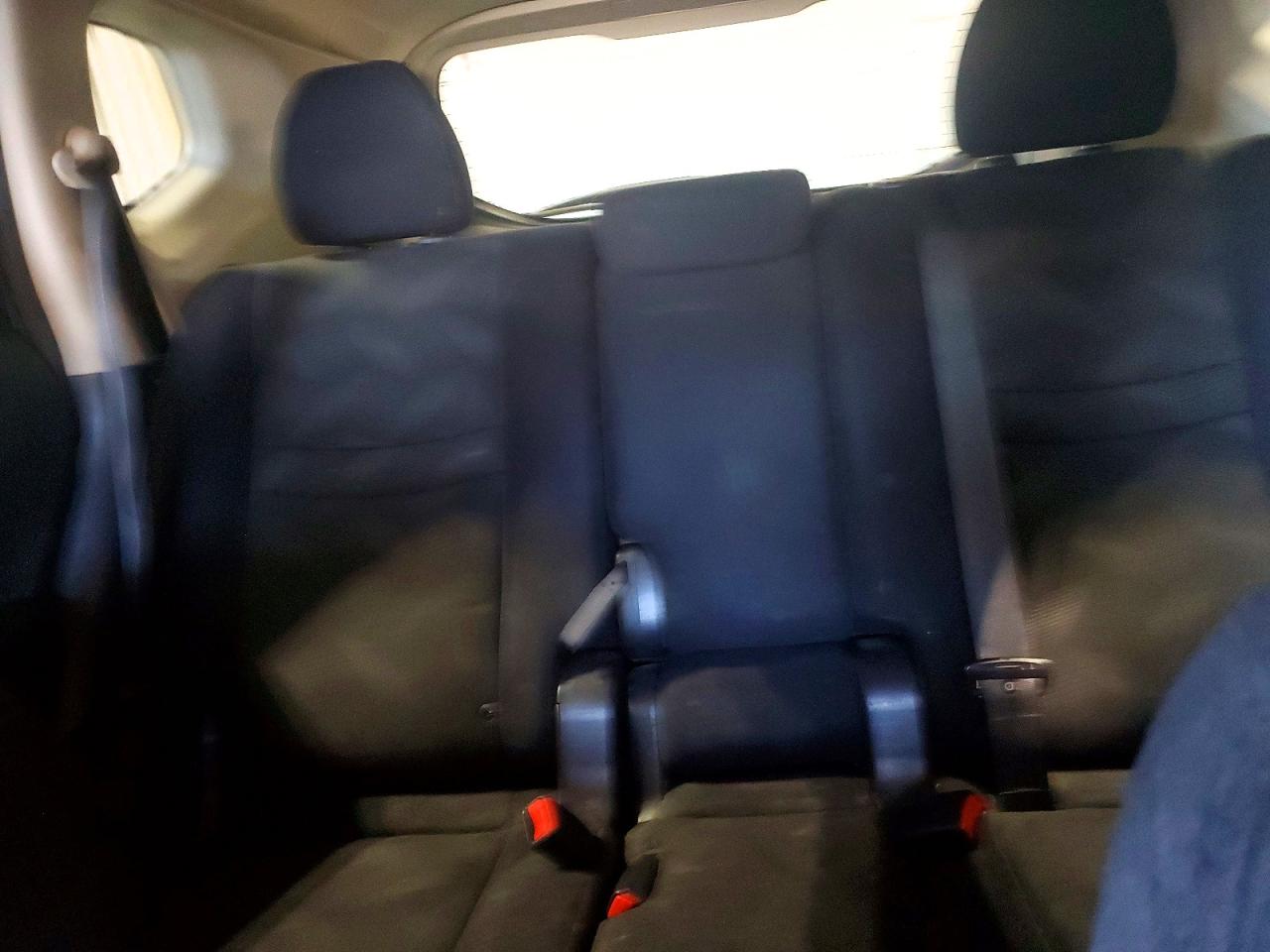 2014 Nissan Rogue Sv Серебряный vin: 5N1AT2MT5EC788206