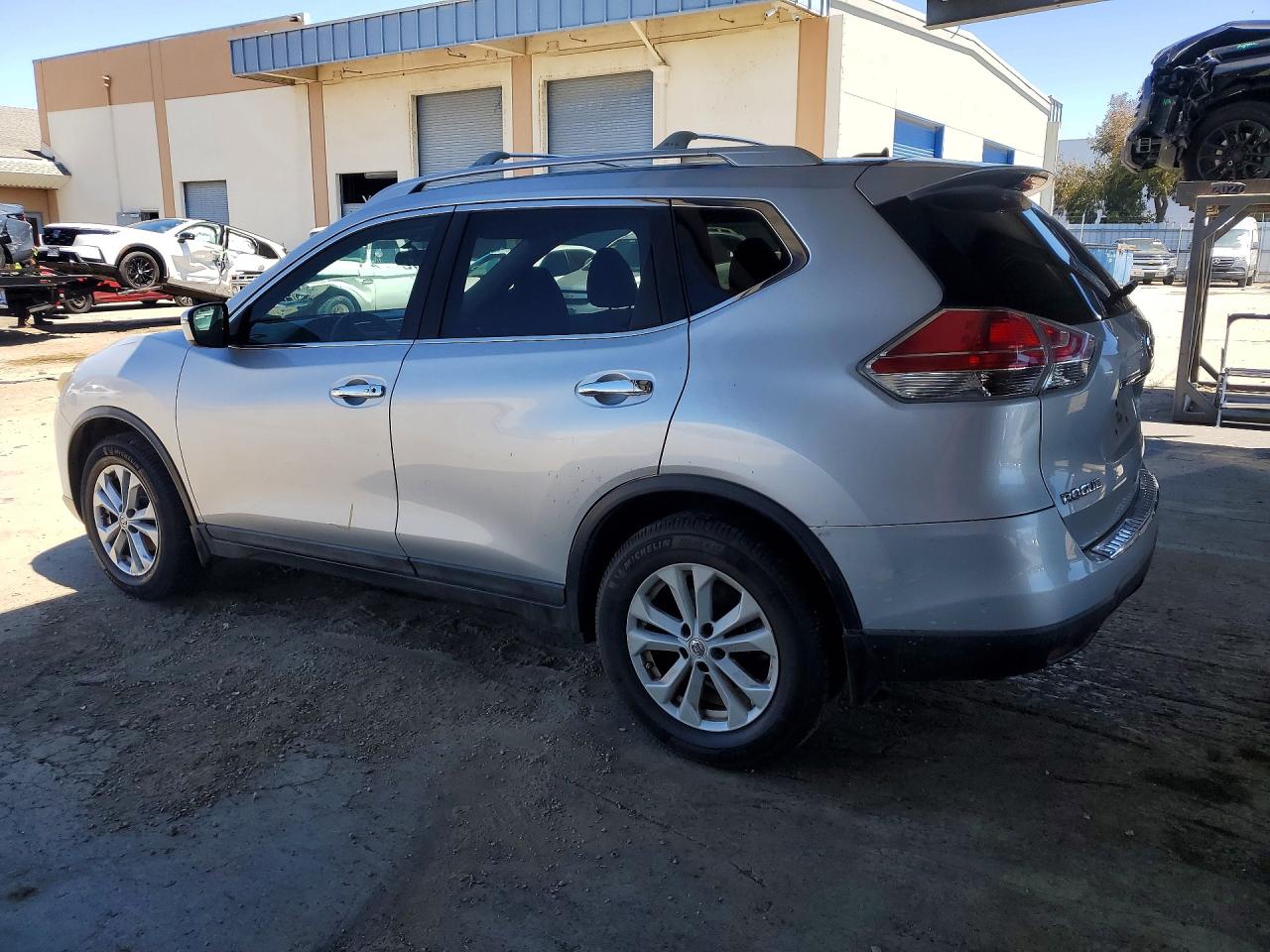 2014 Nissan Rogue Sv Silver vin: 5N1AT2MT5EC838439