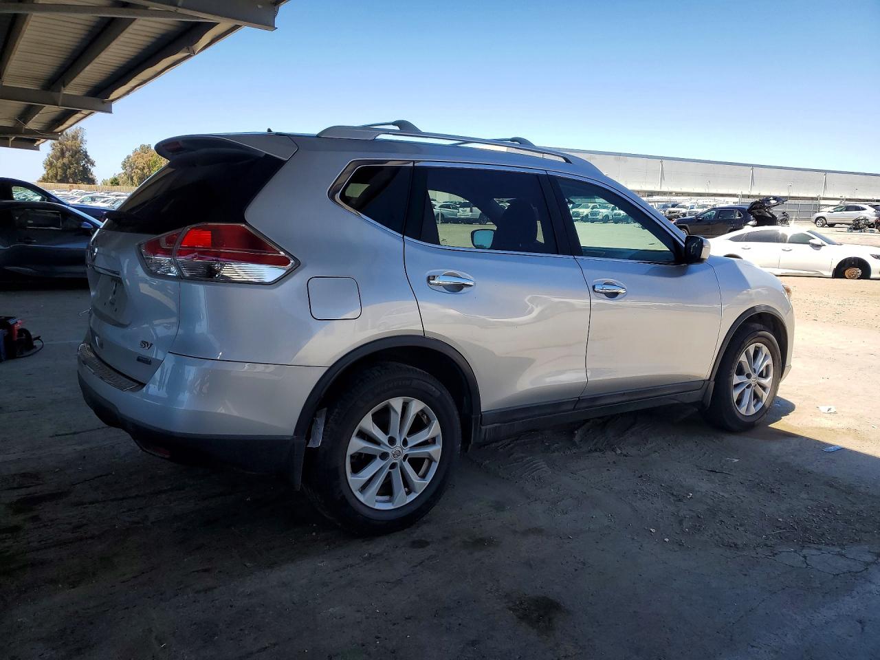 2014 Nissan Rogue Sv Silver vin: 5N1AT2MT5EC838439
