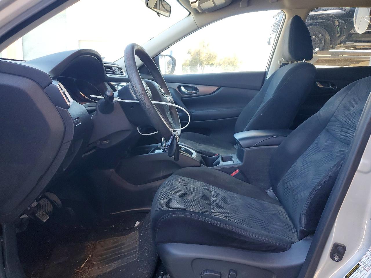2014 Nissan Rogue Sv Silver vin: 5N1AT2MT5EC838439