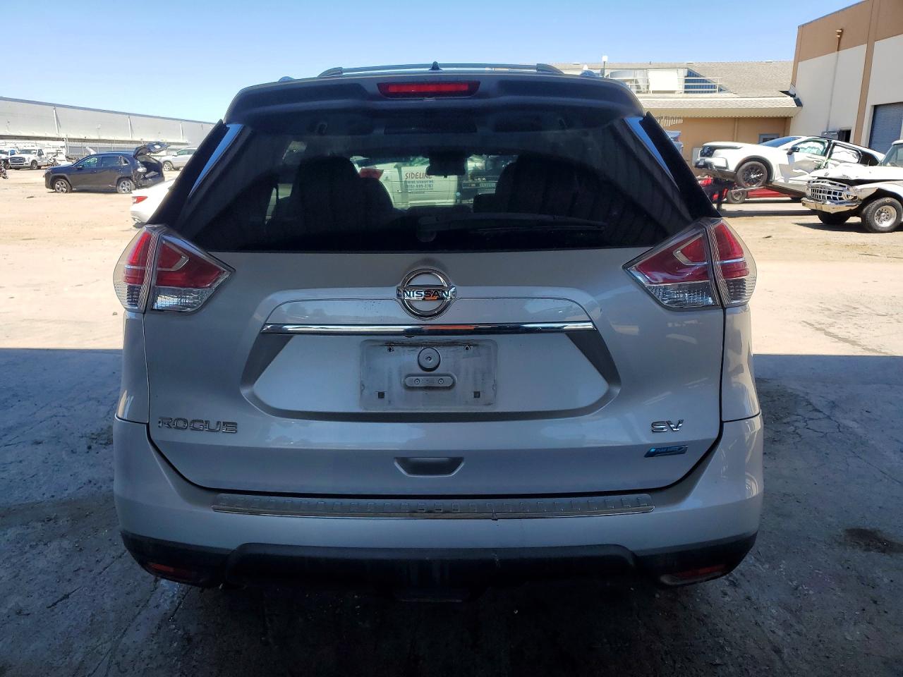 2014 Nissan Rogue Sv Silver vin: 5N1AT2MT5EC838439